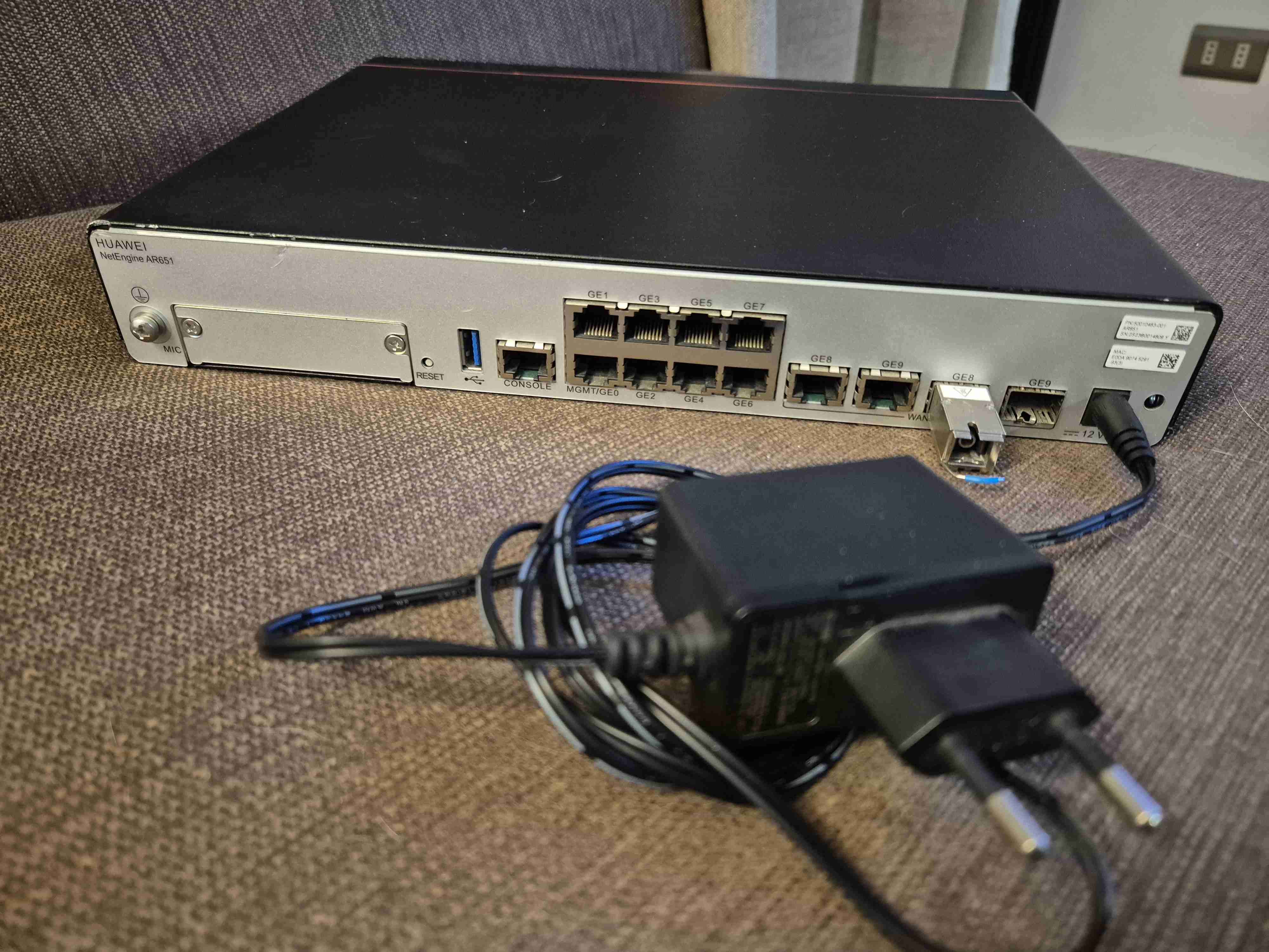 Router Empresarial Huawei AR651 – Gigabit / Alto R - miniatura 4