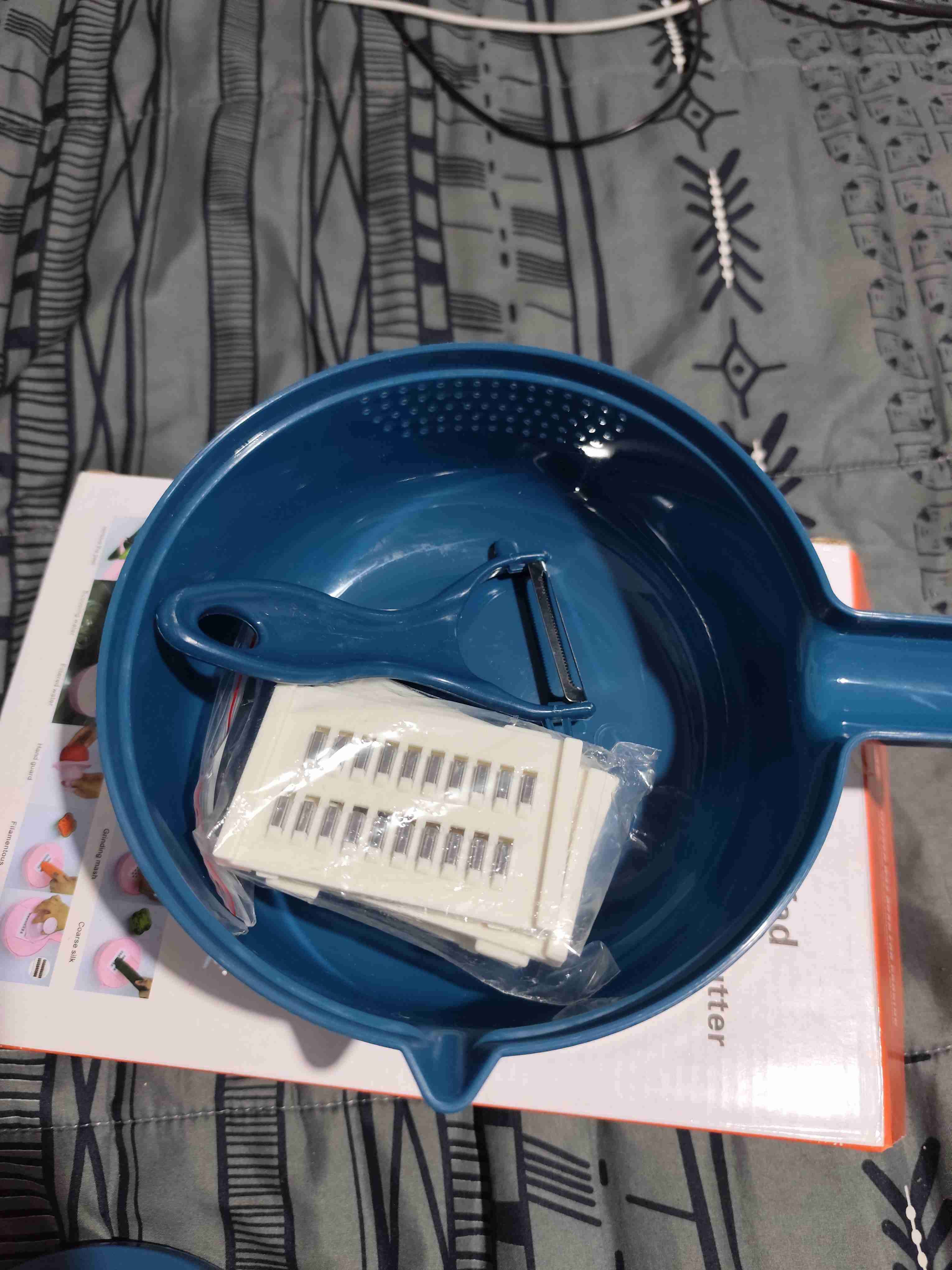 Mandolina azul con cuchillos y rallador - miniatura 3