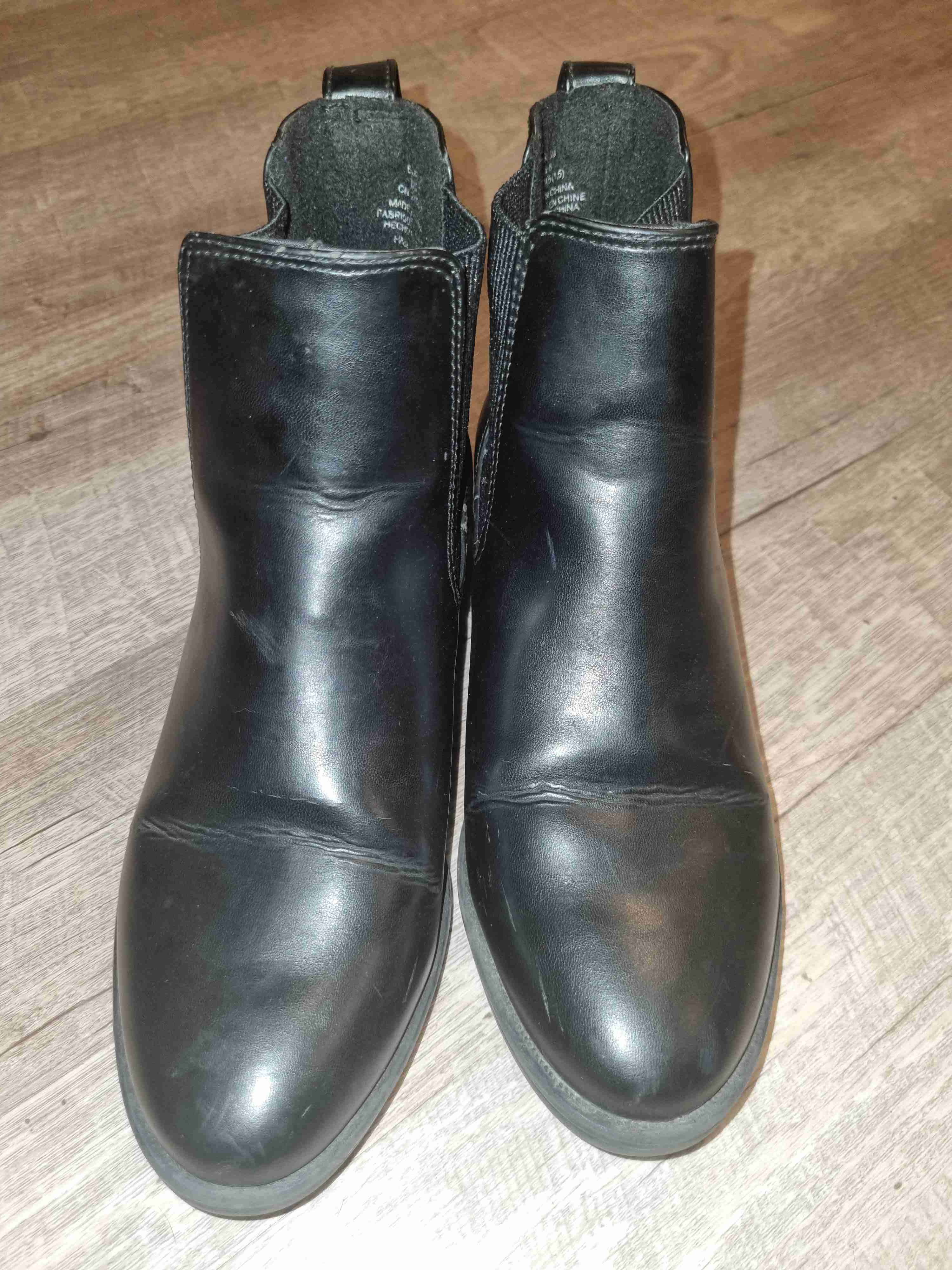 Botines negros de cuero de hombre