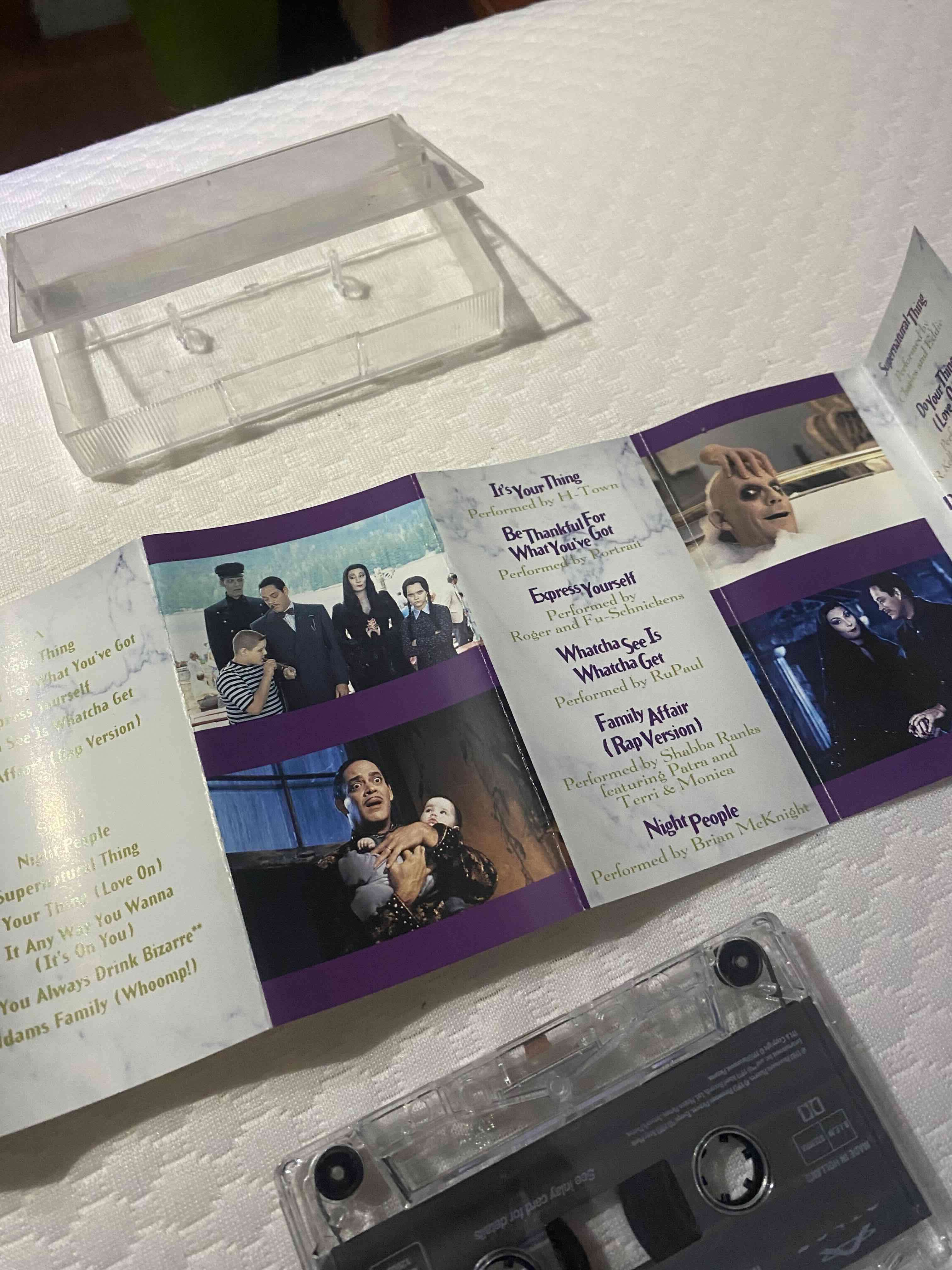 Cassette Locos Addams Family - miniatura 3