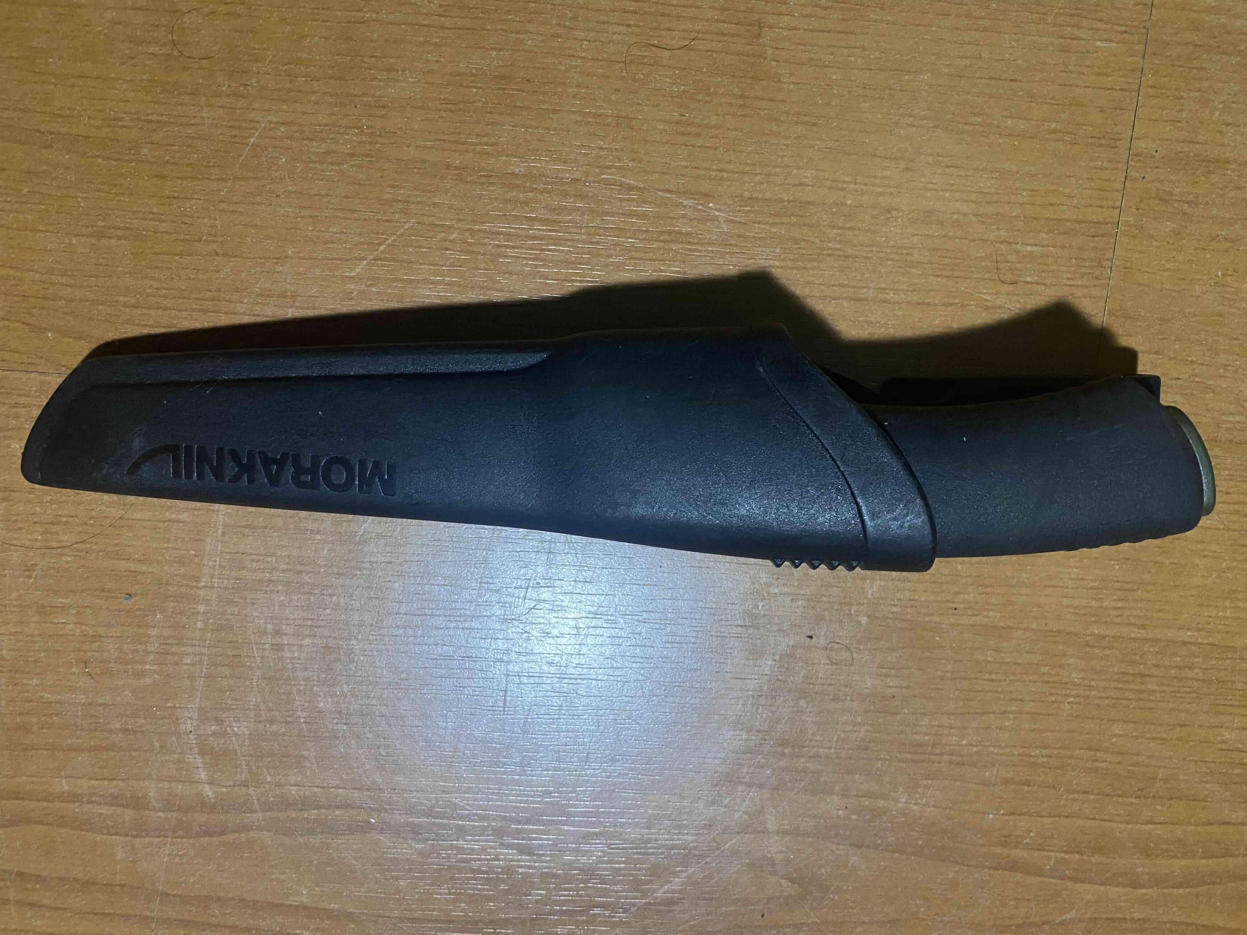 Cuchillo Morakniv con funda negra - miniatura 2