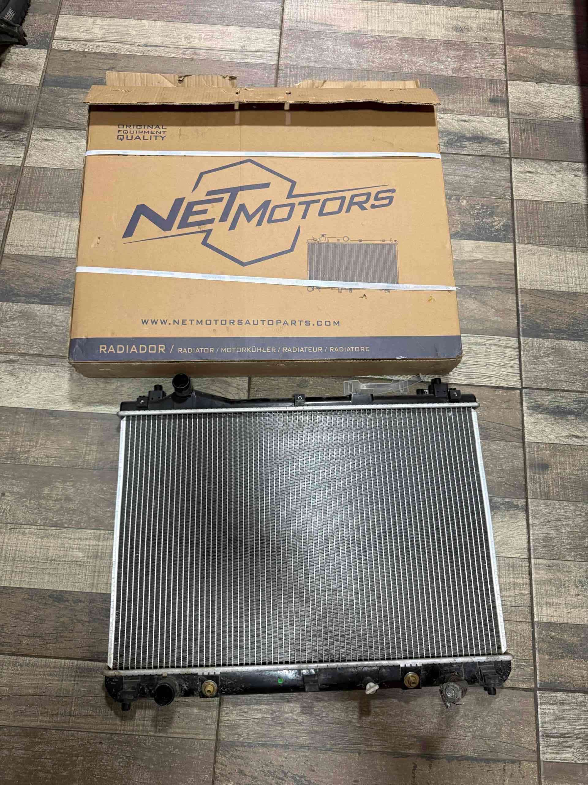 Radiador   Grand Nomade 2.4 /3era generación - miniatura 2