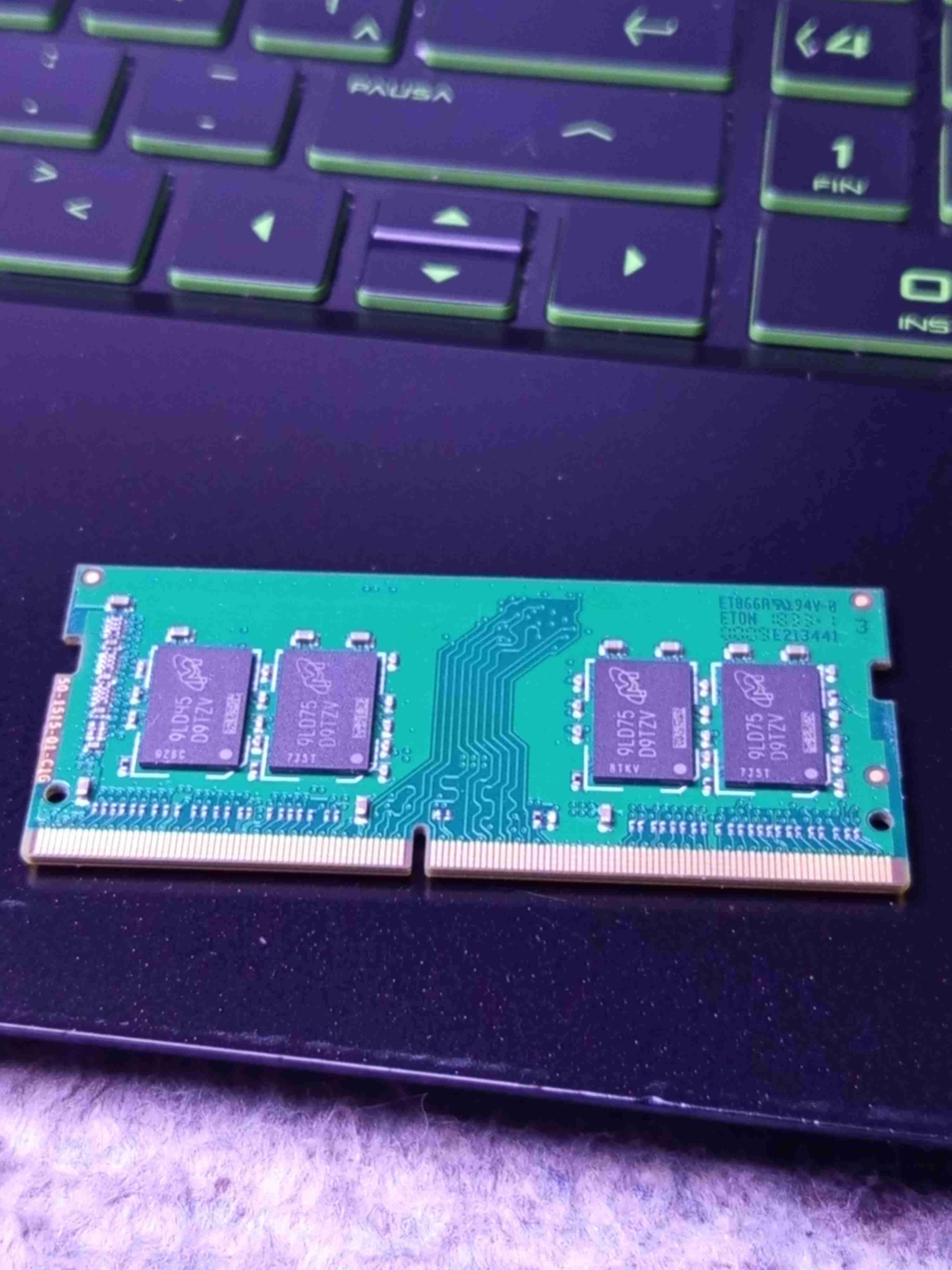 Memoria RAM Crucial 8GB DDR4 - miniatura 3