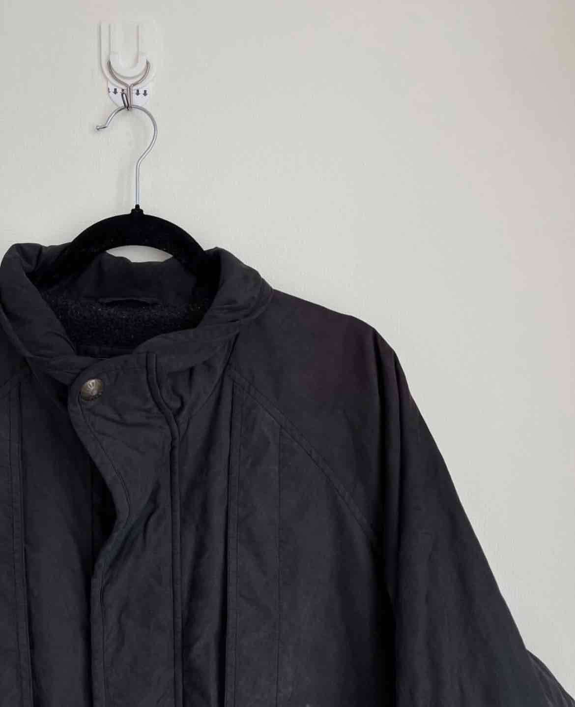 Chaqueta negra - miniatura 3