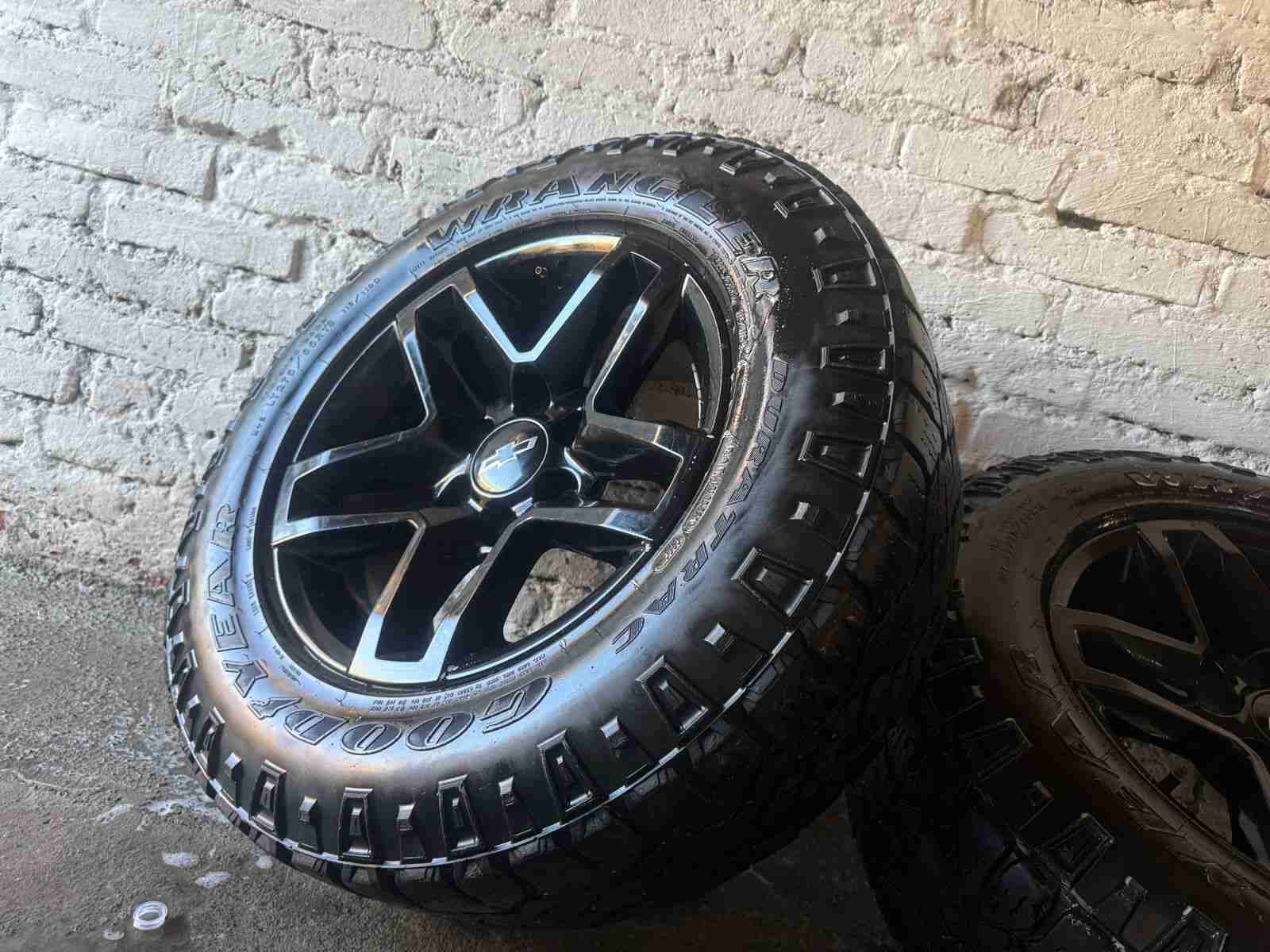 Neumático Wrangler con llantas para Camioneta - miniatura 5