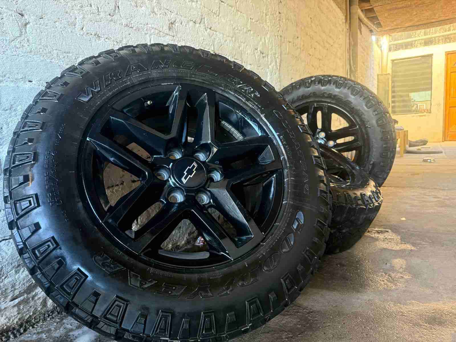 Neumático Wrangler con llantas para Camioneta - miniatura 6