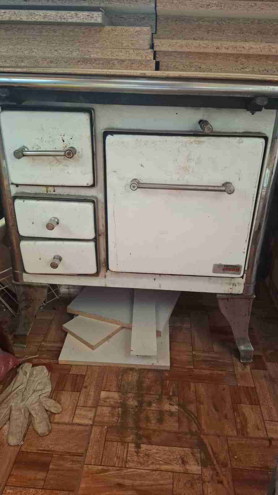 Cocina a leña antigua - miniatura 2