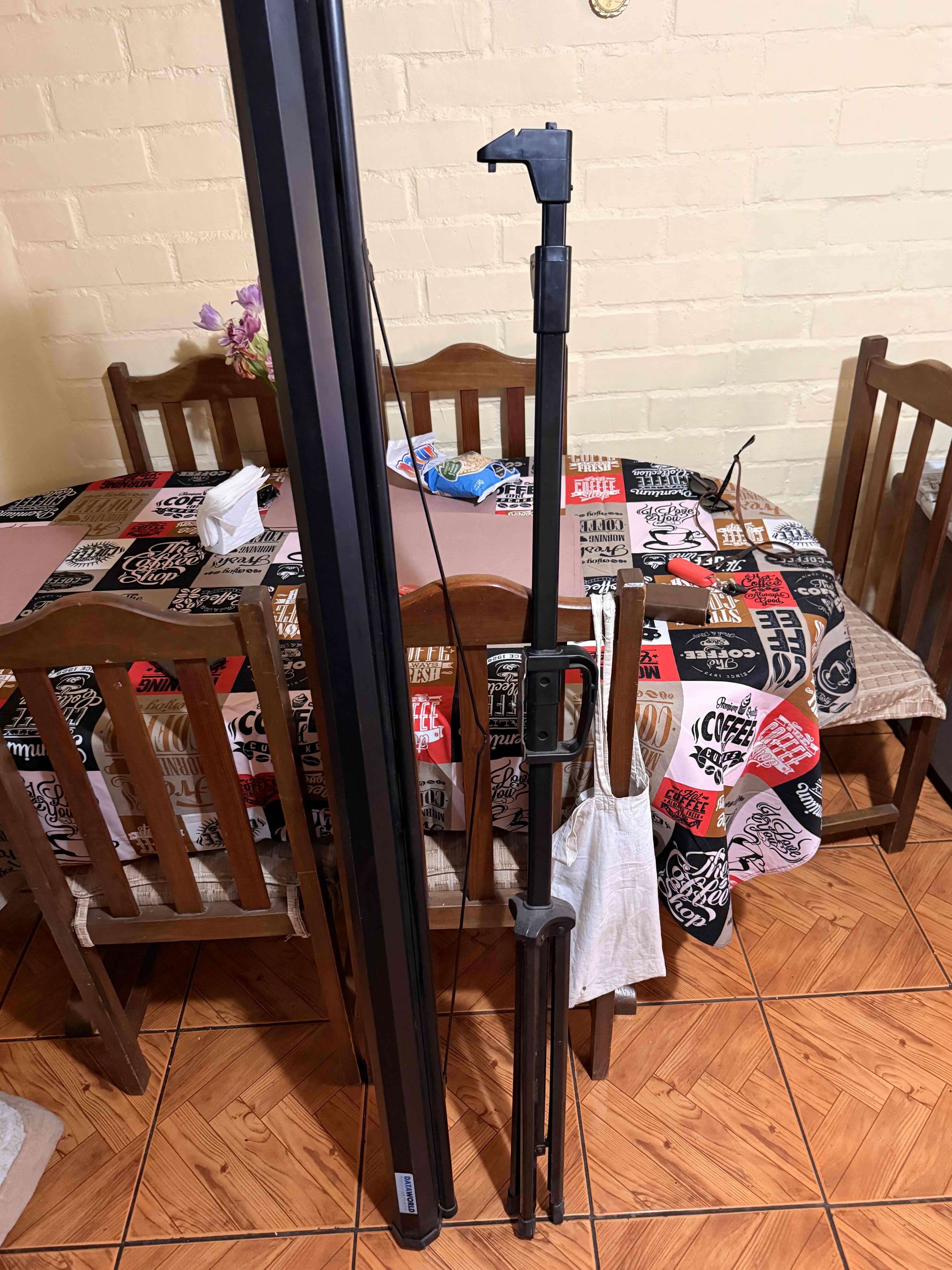 Pantalla de proyección con trípode - miniatura 4