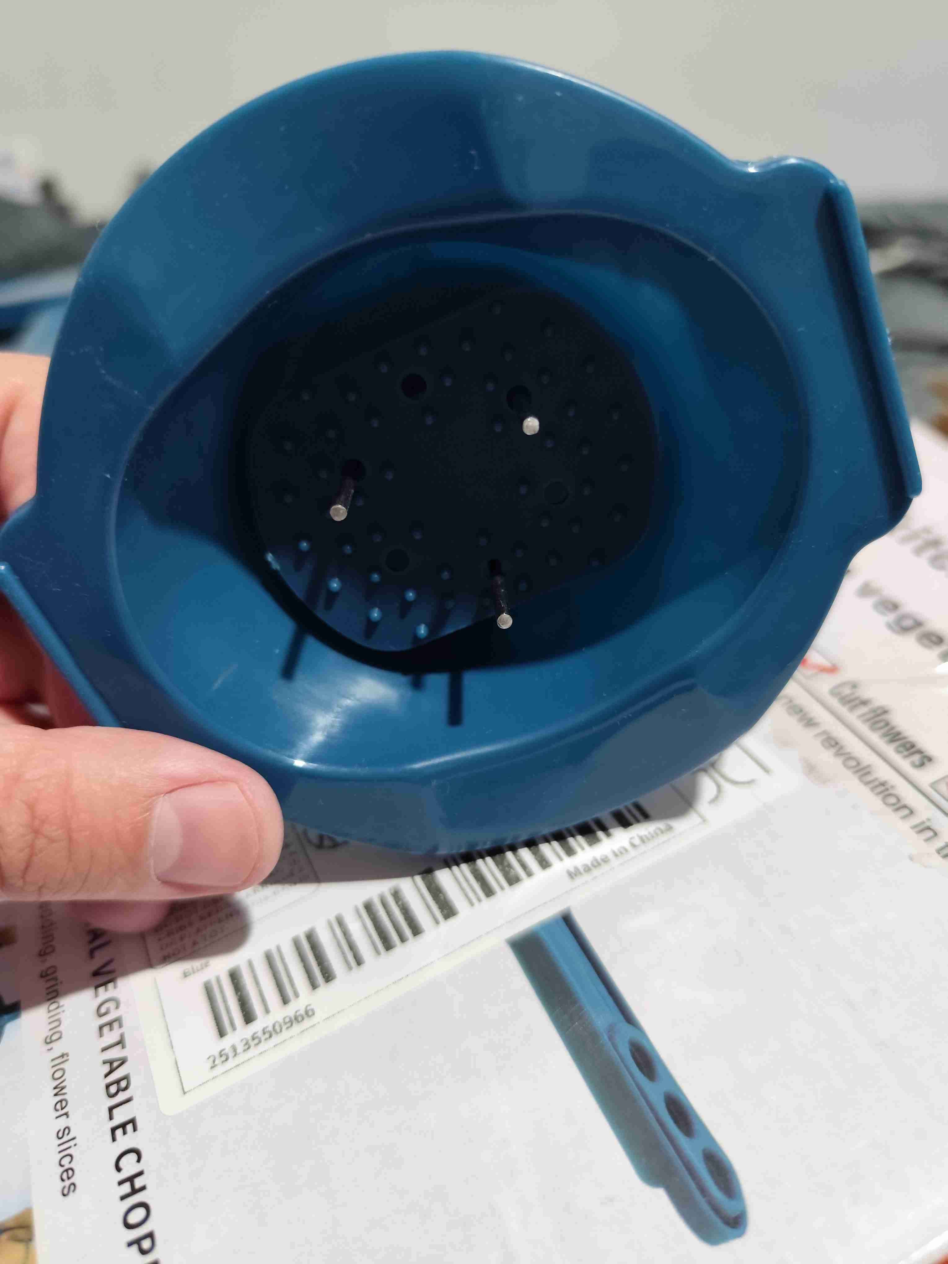 Mandolina azul con cuchillos y rallador - miniatura 6