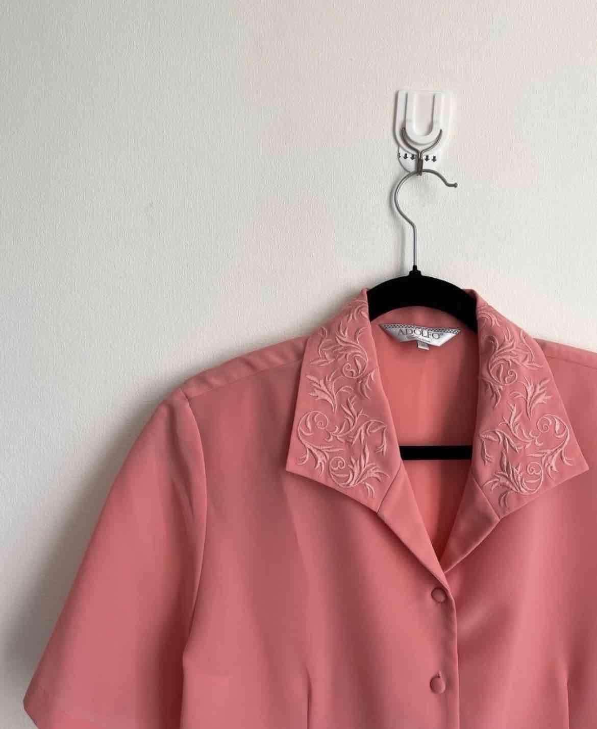 Blusa rosa con hombreras - miniatura 2
