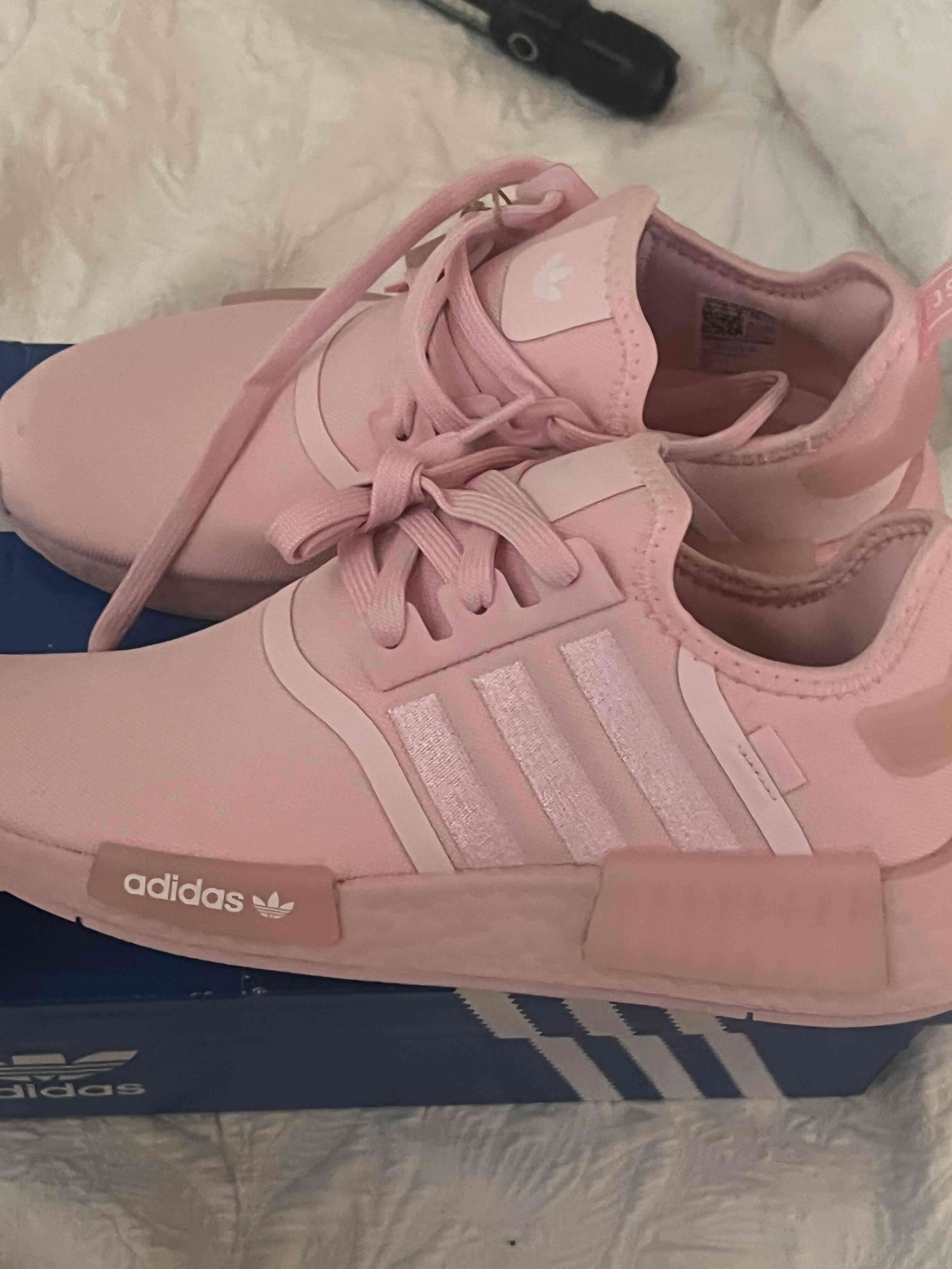 Zapatillas Adidas rosa y blanco - miniatura 2