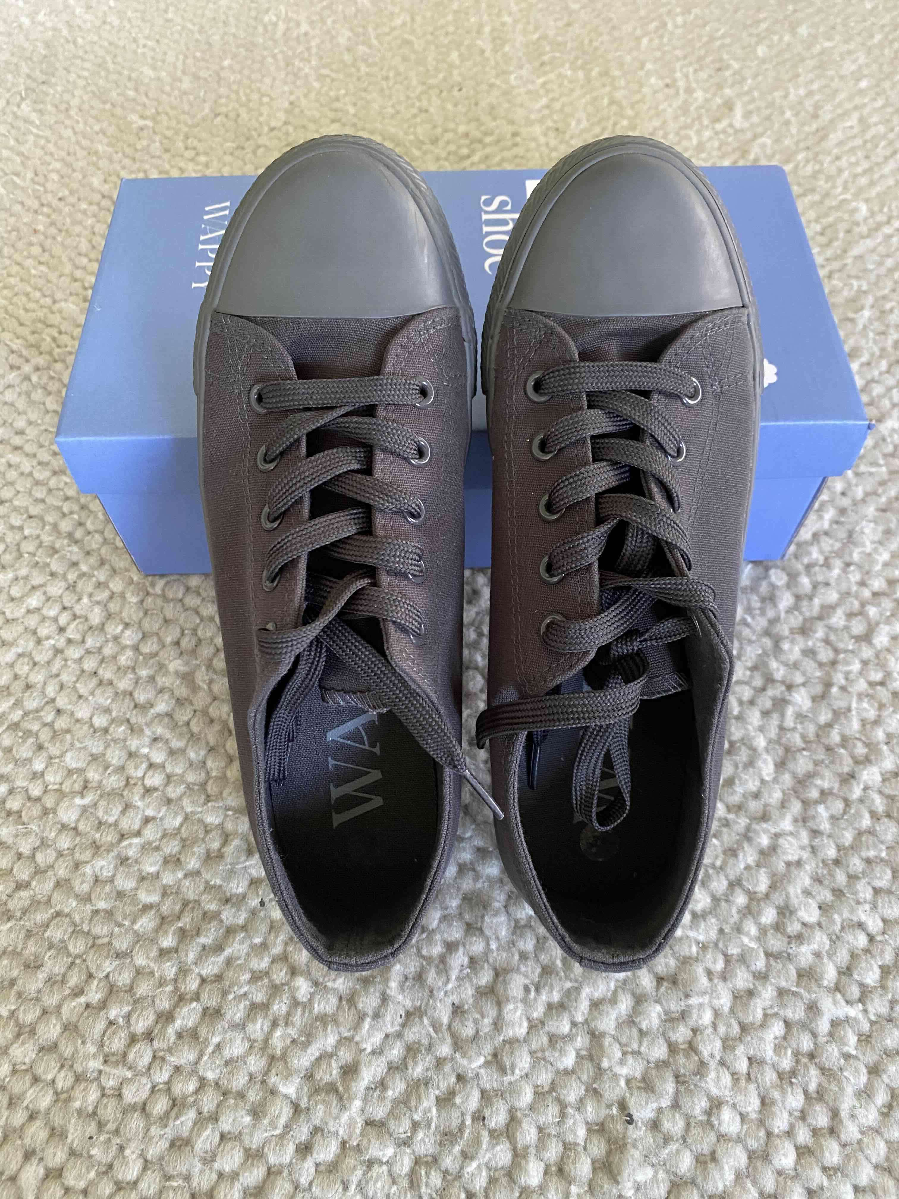 Zapatillas negras de lona WAPPY