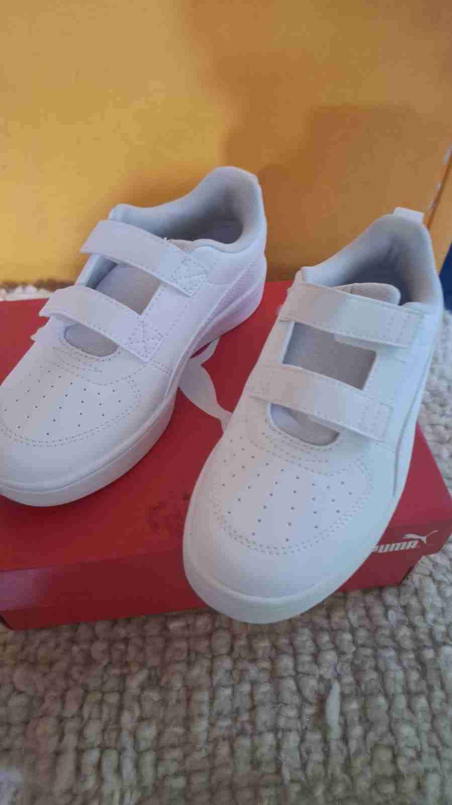 Zapatillas blancas deportivas - miniatura 3