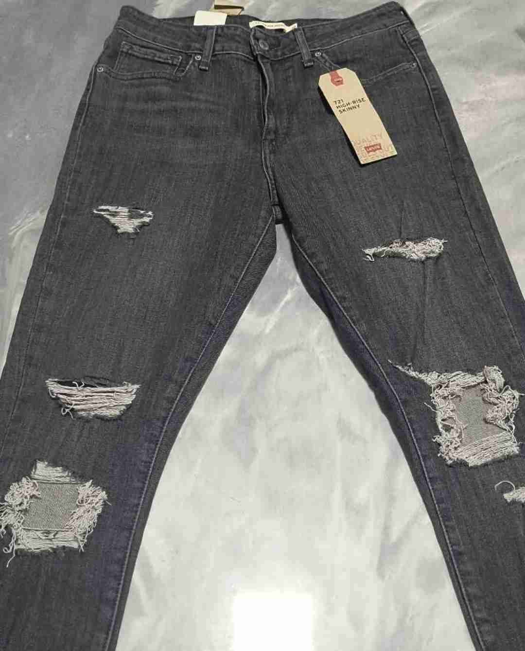 Jeans Levi's oscuros rasgados - miniatura 2