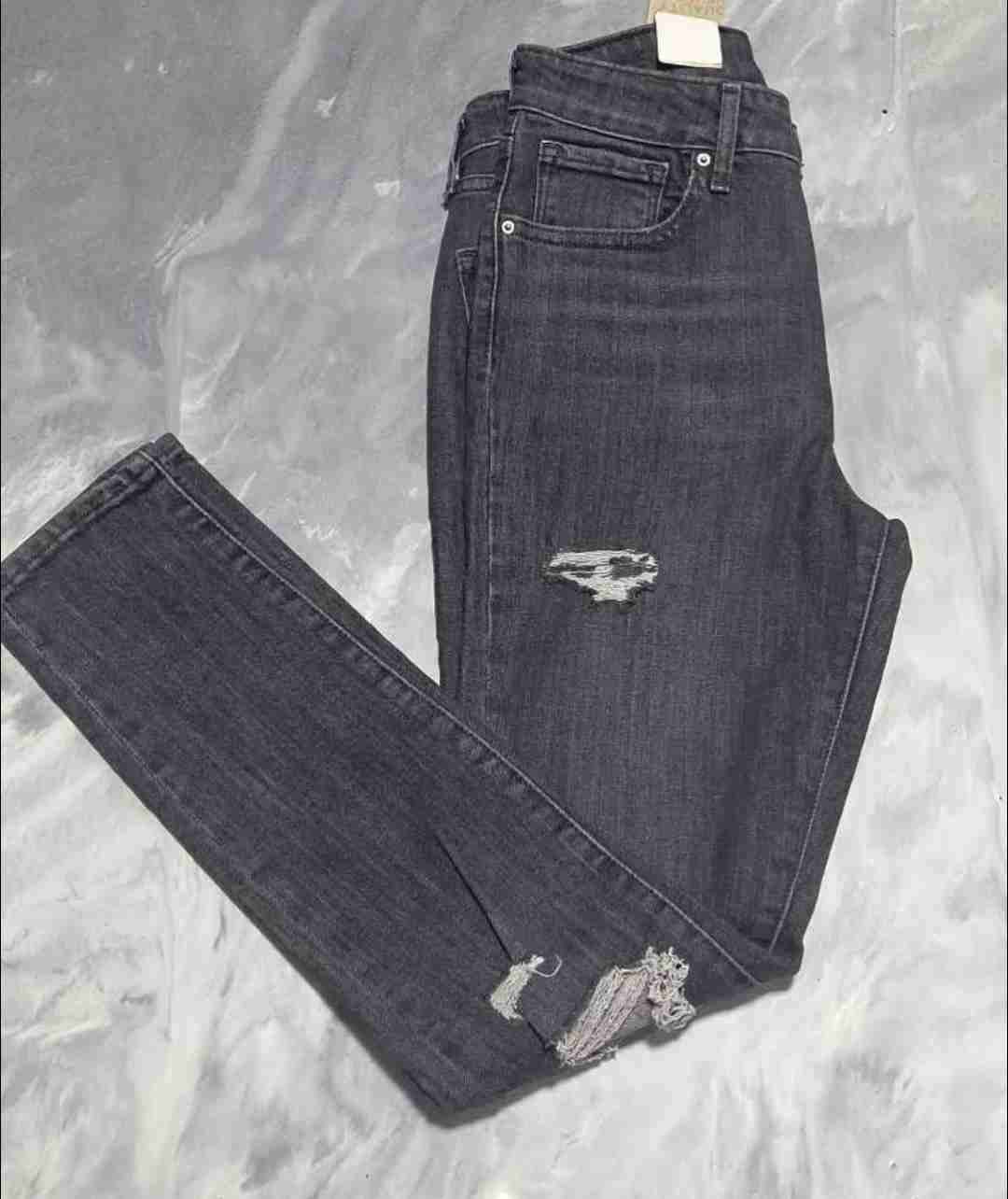 Jeans Levi's oscuros rasgados - miniatura 5