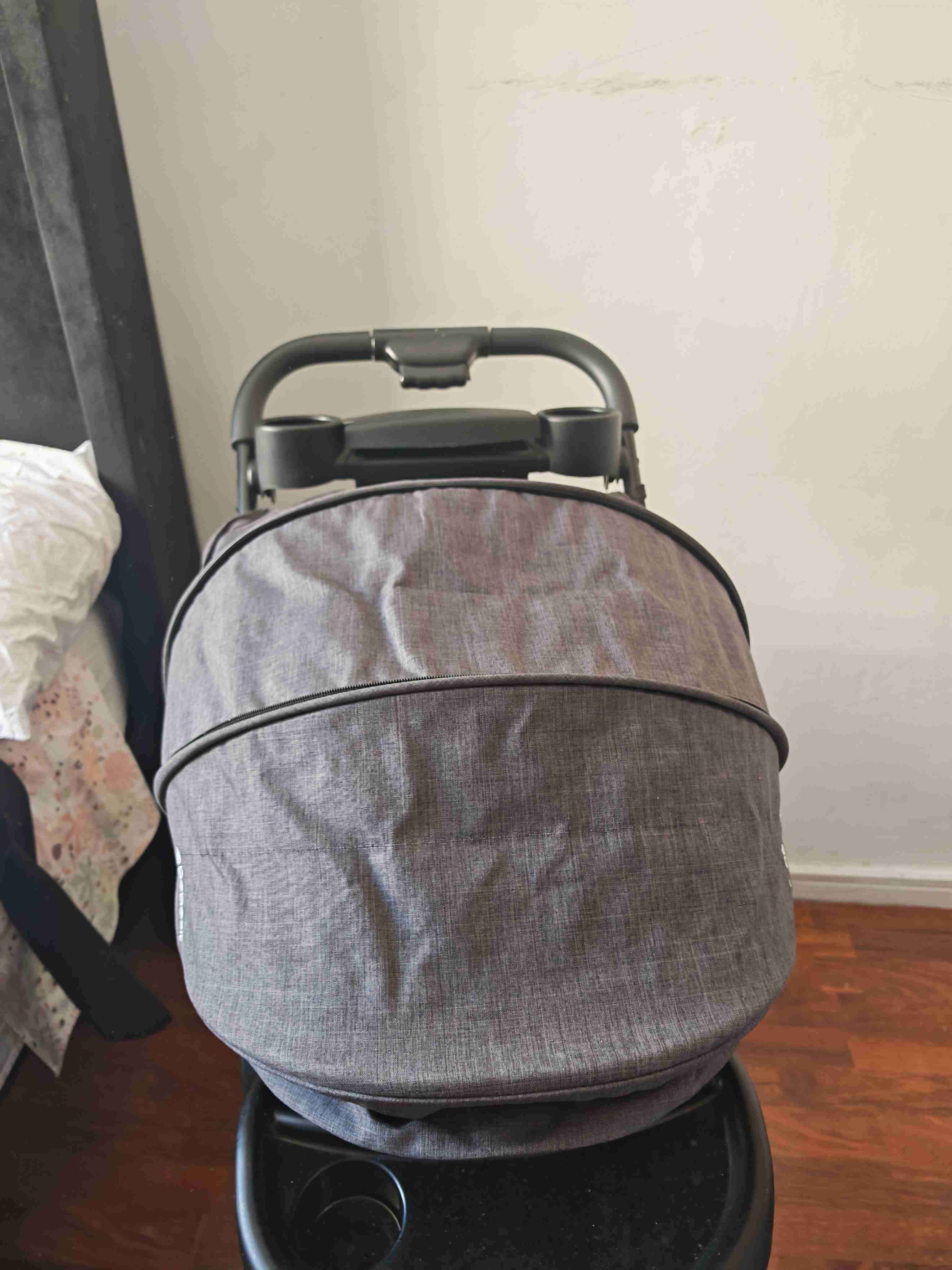 Coche para bebé gris