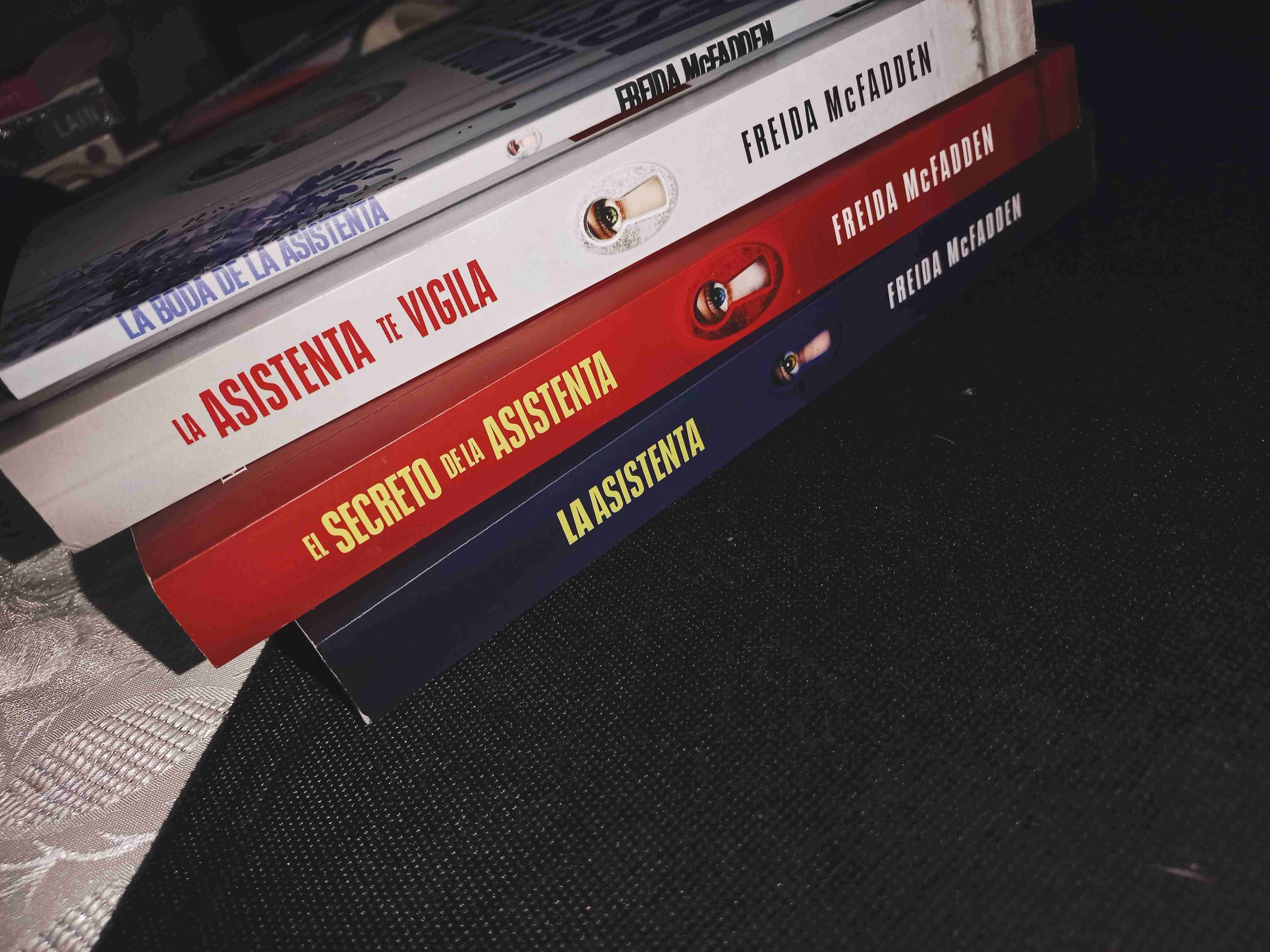 Saga La Asistenta - miniatura 2