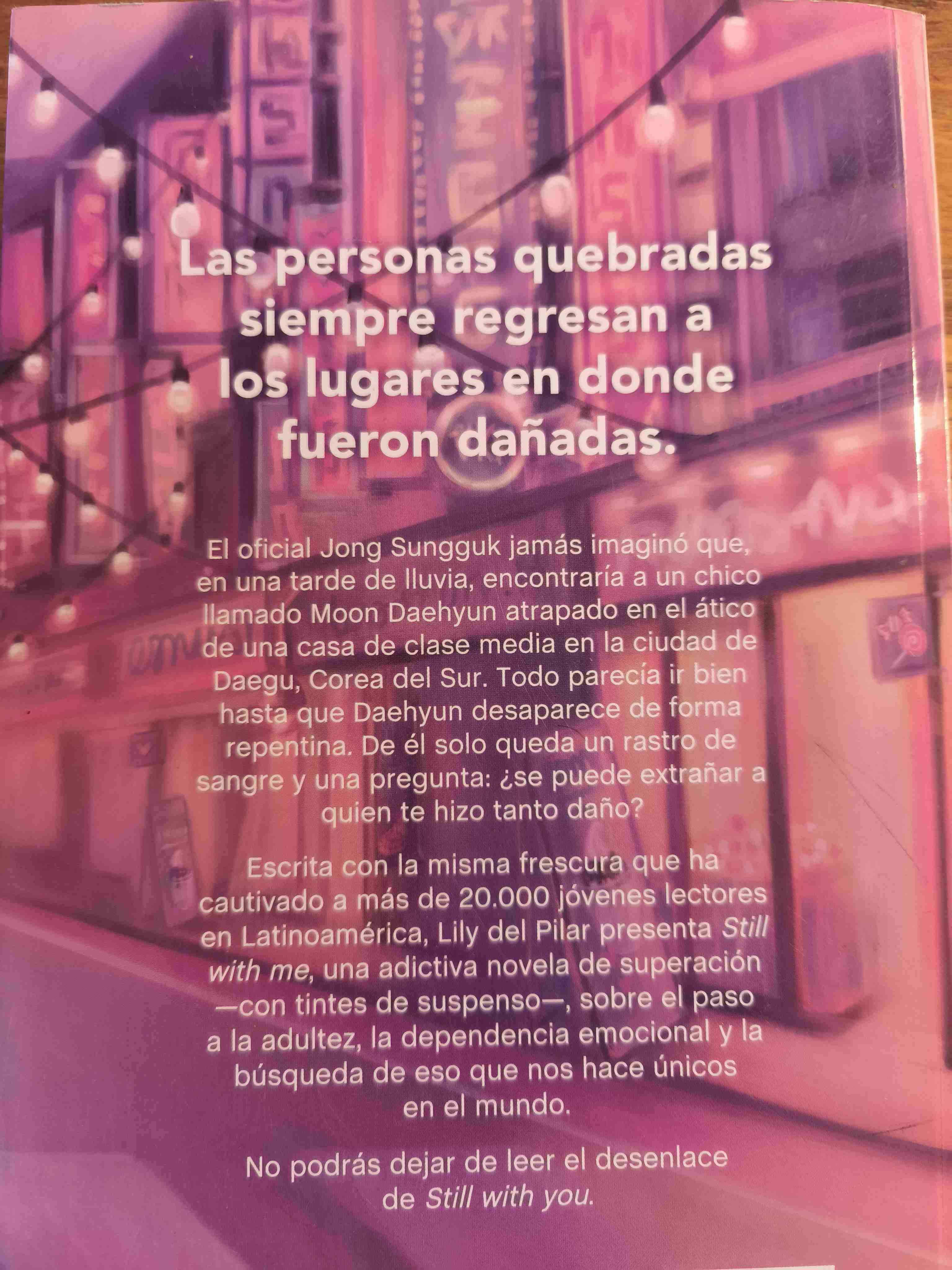 Libro 'Still With Me' de Lily Del Pilar - miniatura 2