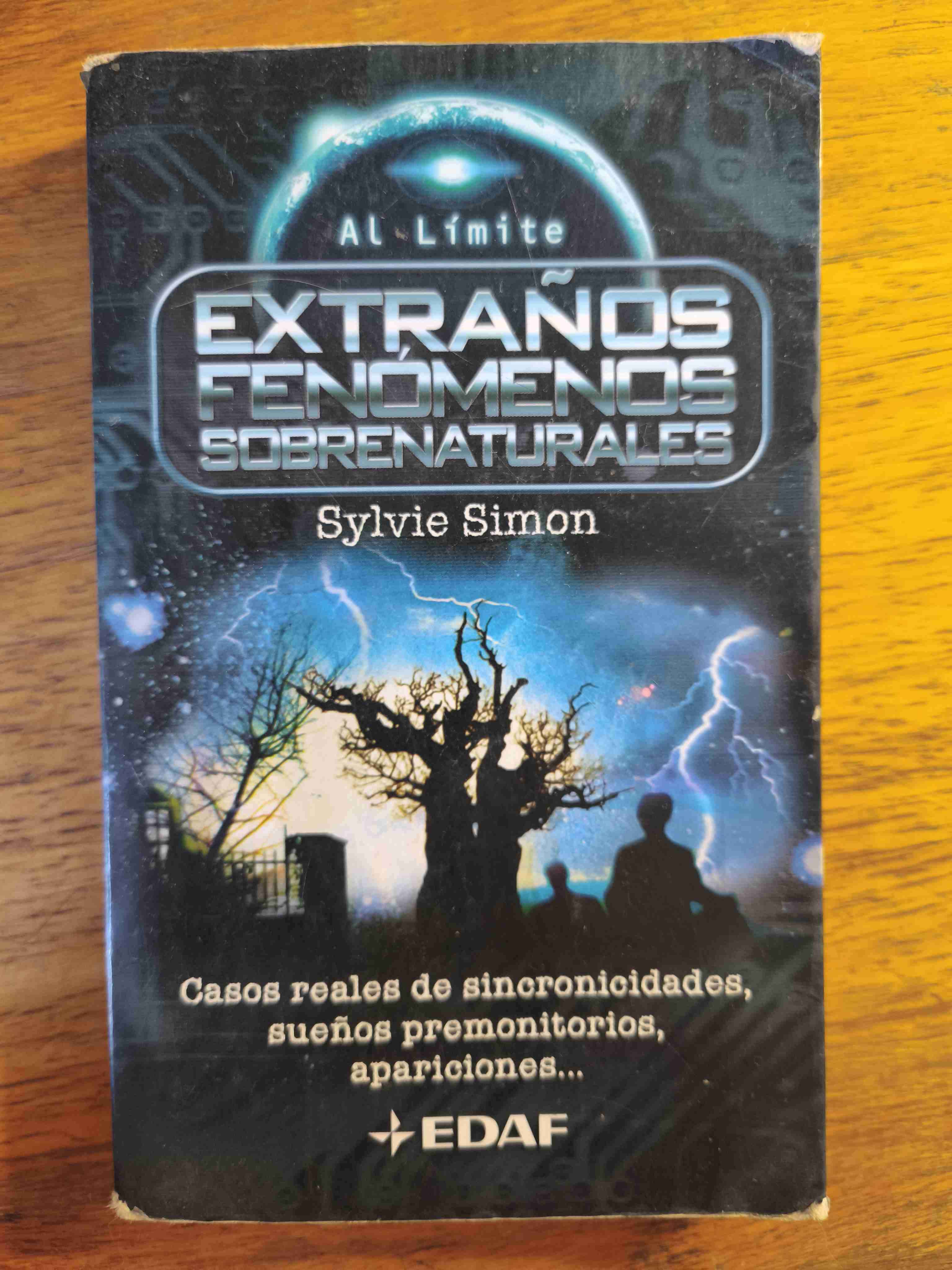 Libro 'Extraños Fenómenos Sobrenaturales'