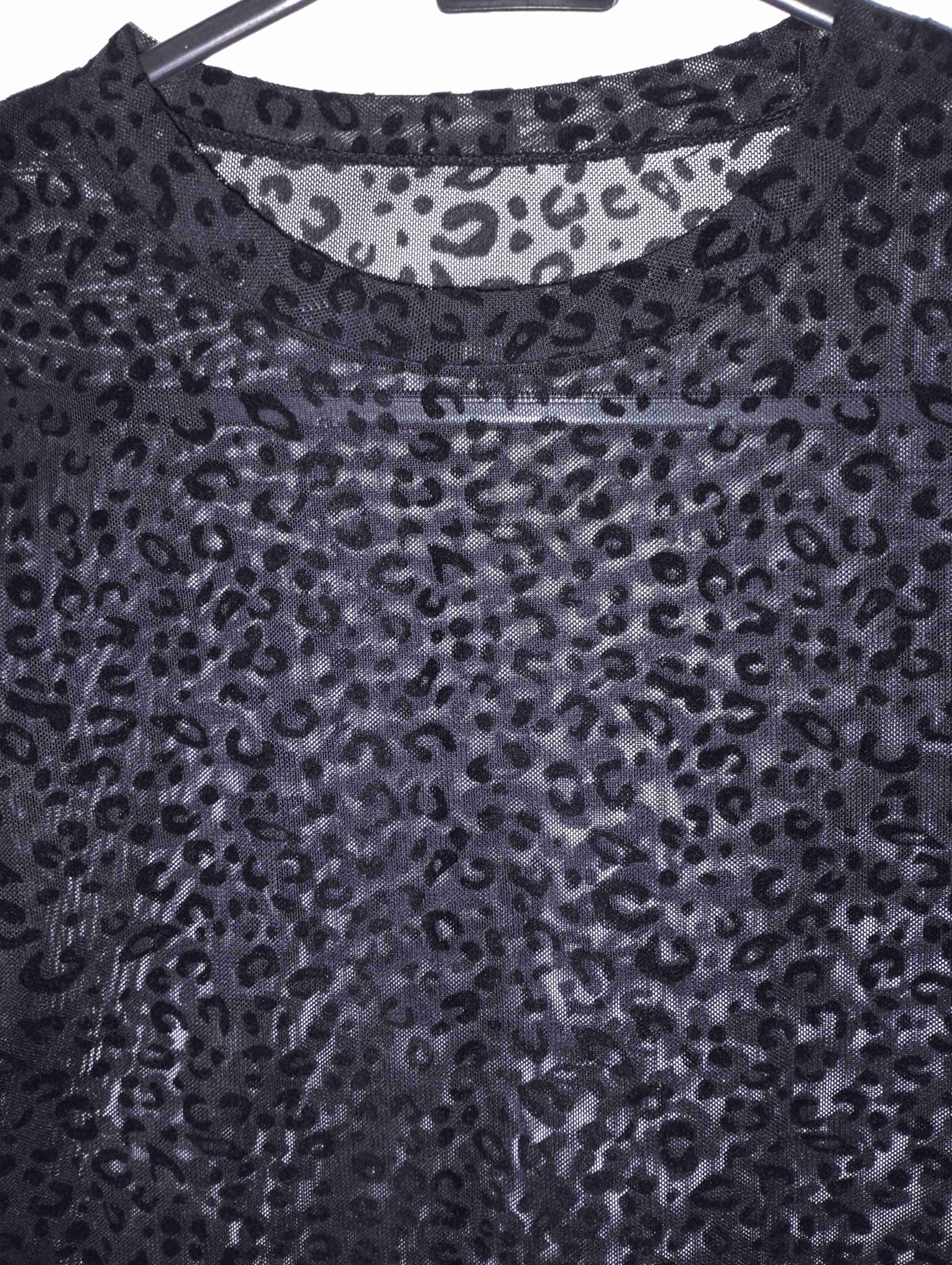 Polera negra de animal print - miniatura 2