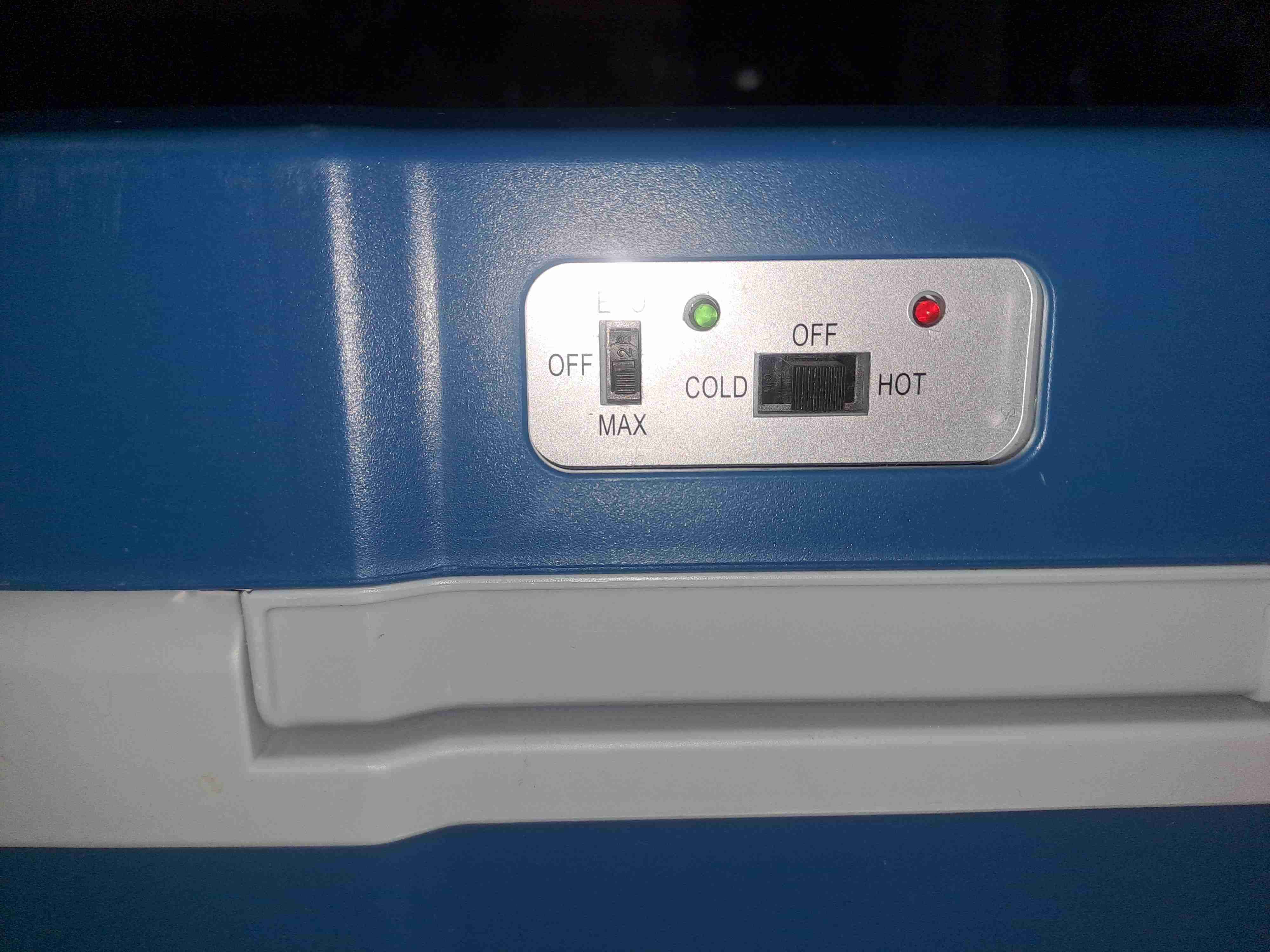 Cooler azul Klimber grande 220 volt y 12 volts - miniatura 2