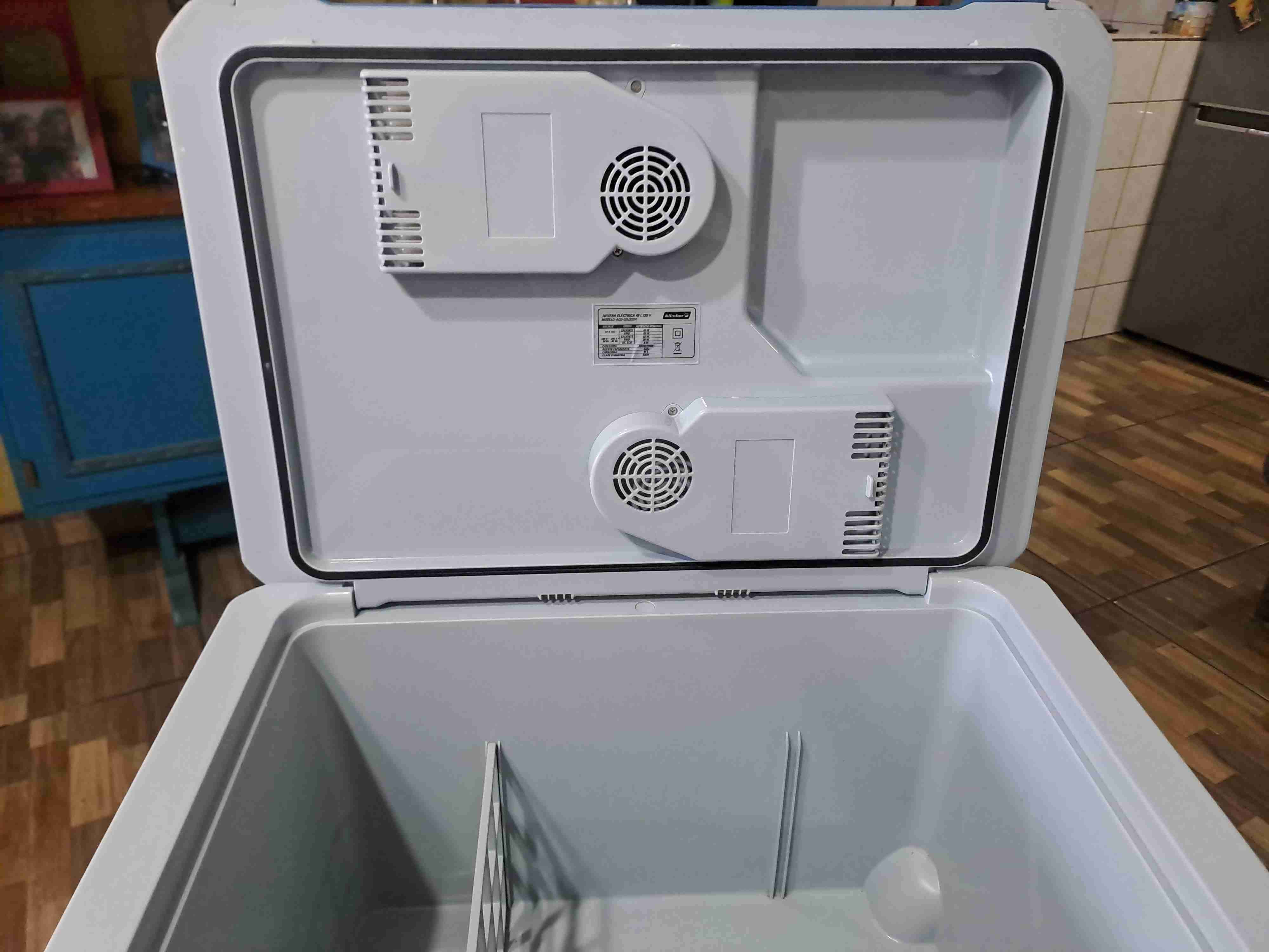 Cooler azul Klimber grande 220 volt y 12 volts - miniatura 3