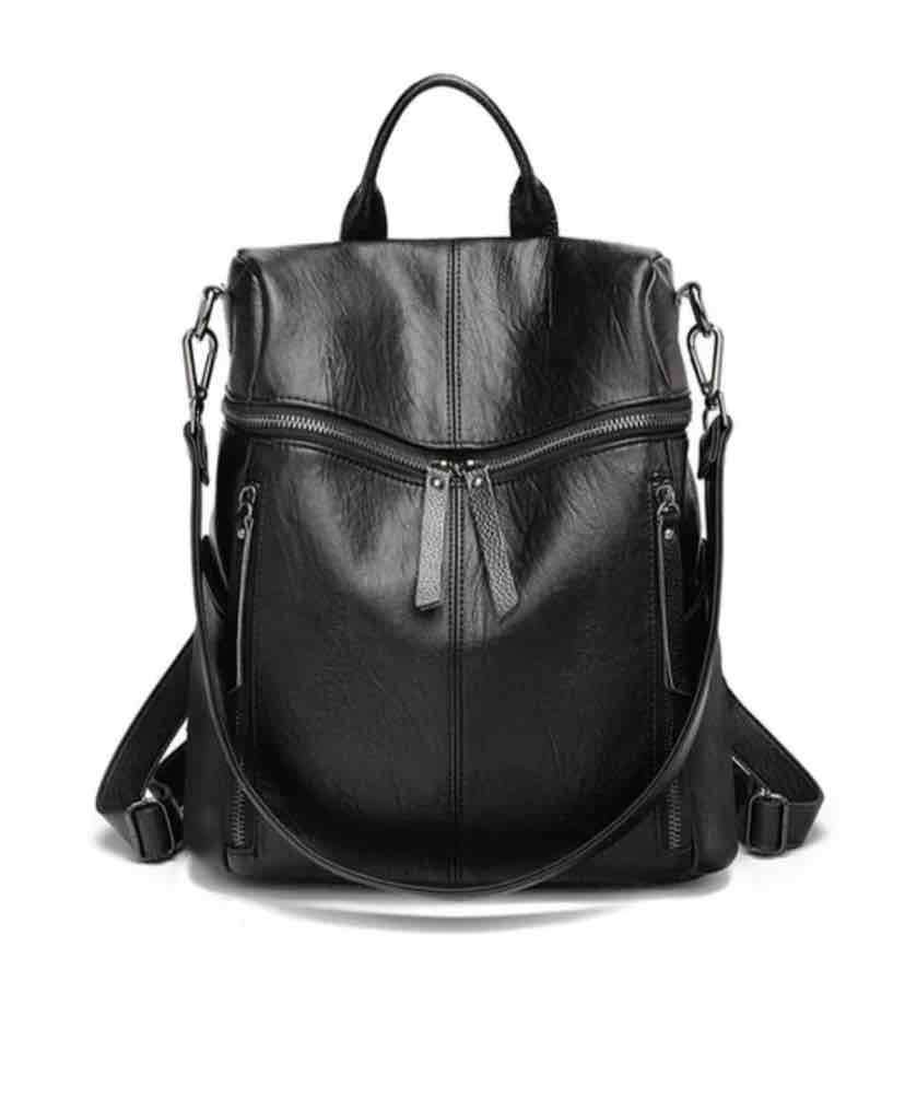 Mochila negra de cuero