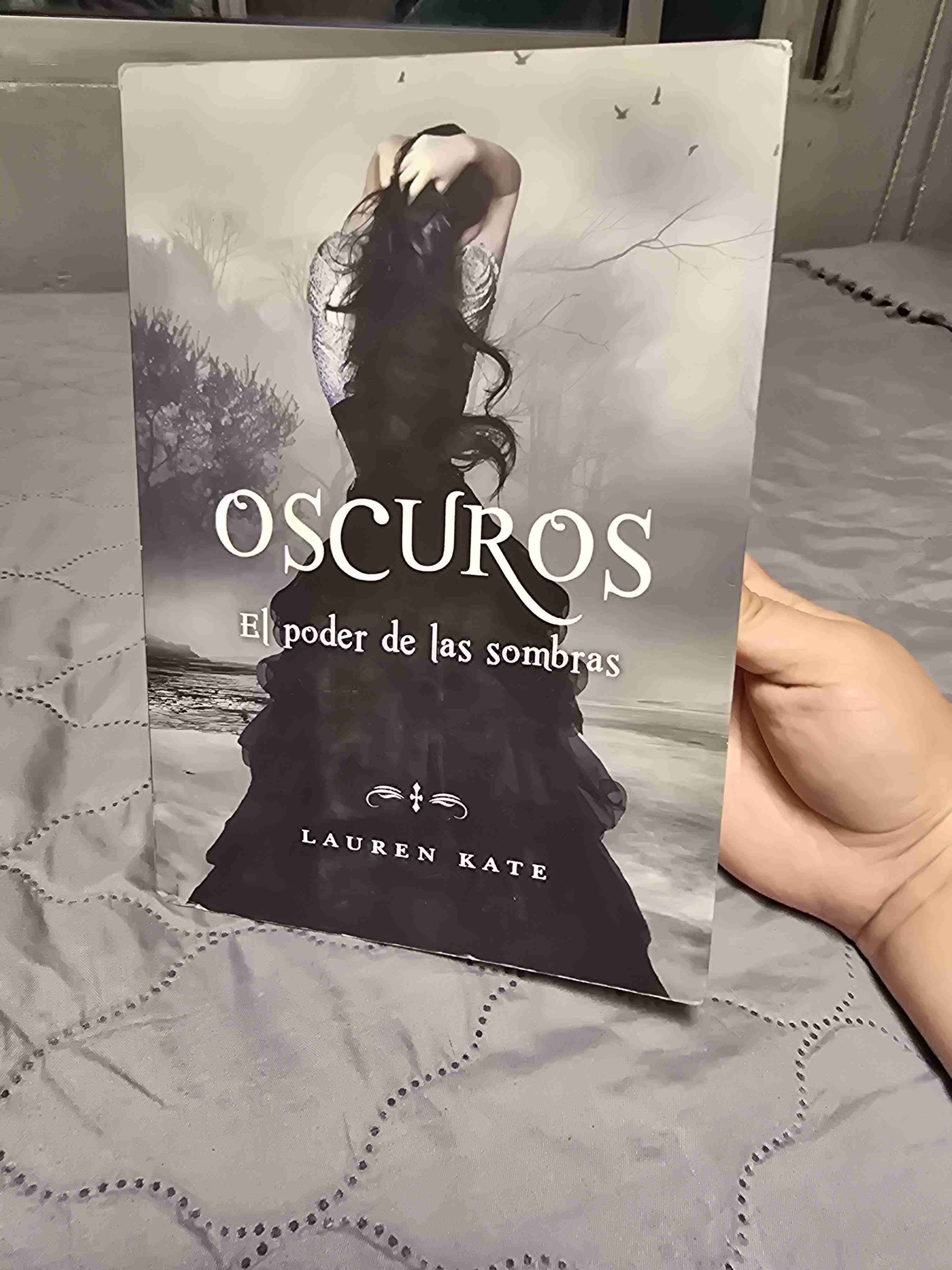 Libro Oscuros: El poder de las sombras