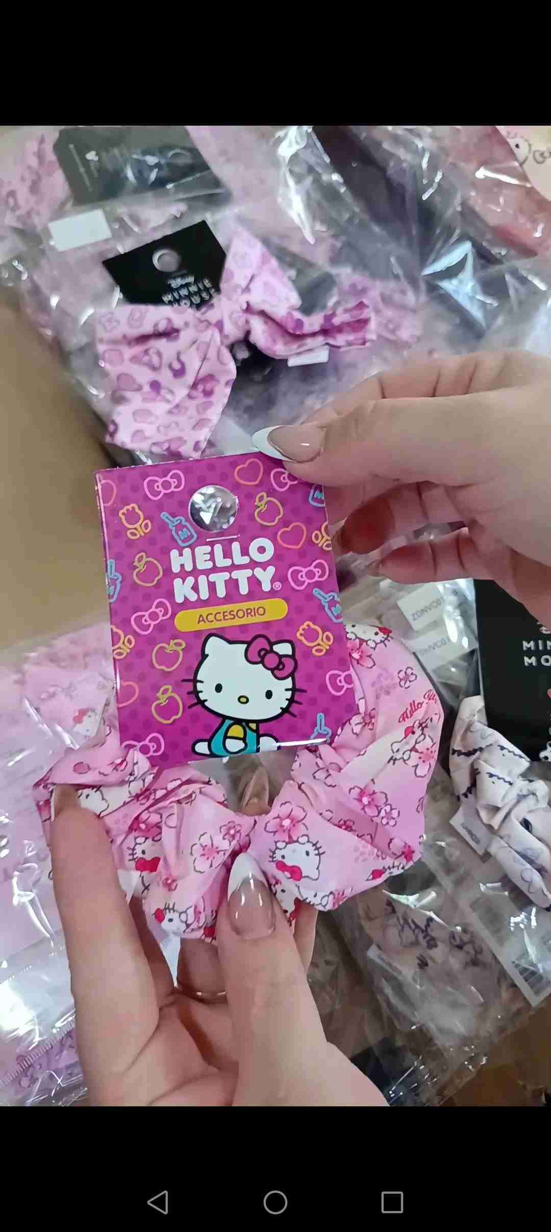 Scrunchie Hello Kitty rosa al mayor - miniatura 2