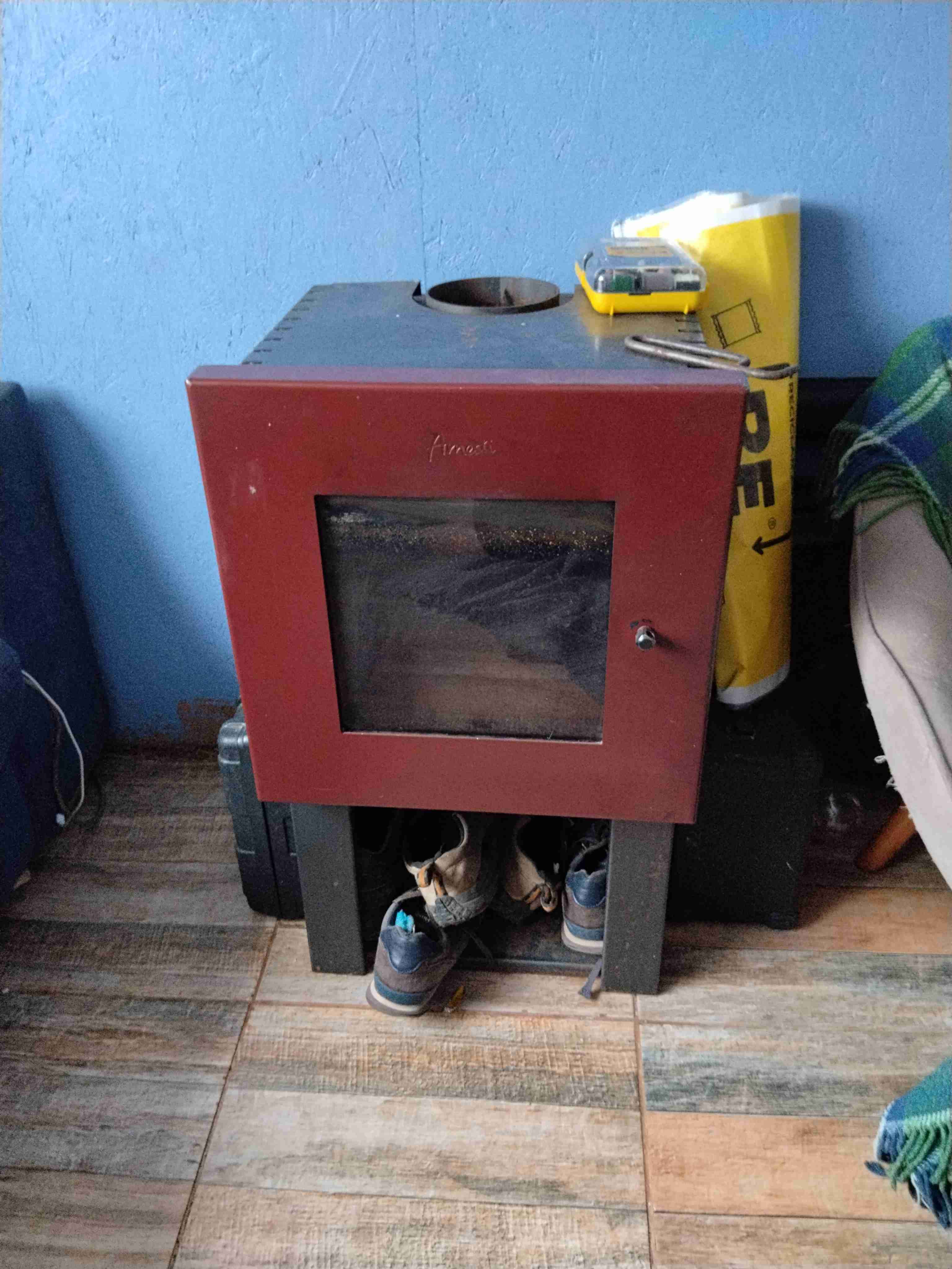 Estufa a leña Amesti roja - miniatura 2