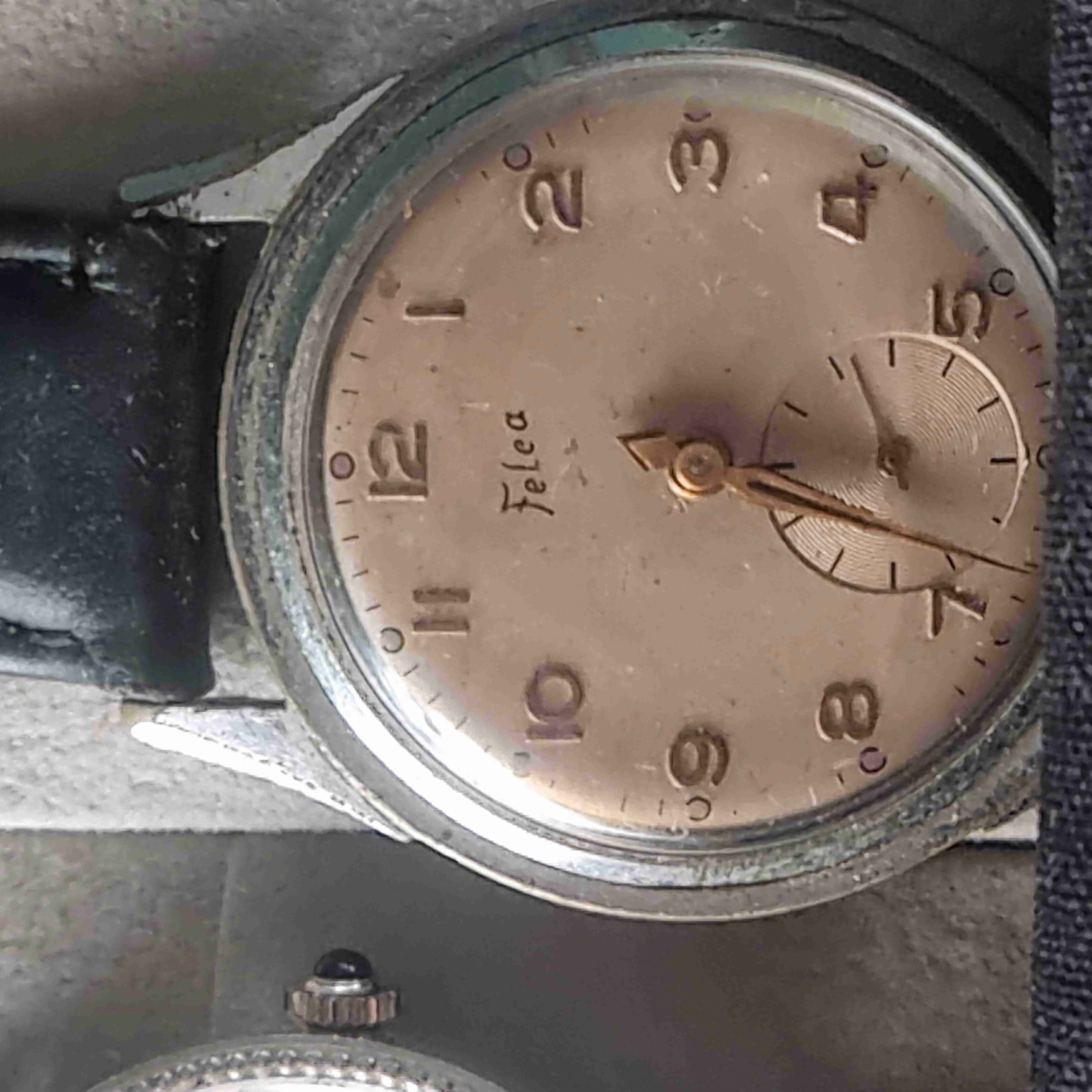 Reloj vintage Felca con correa negra