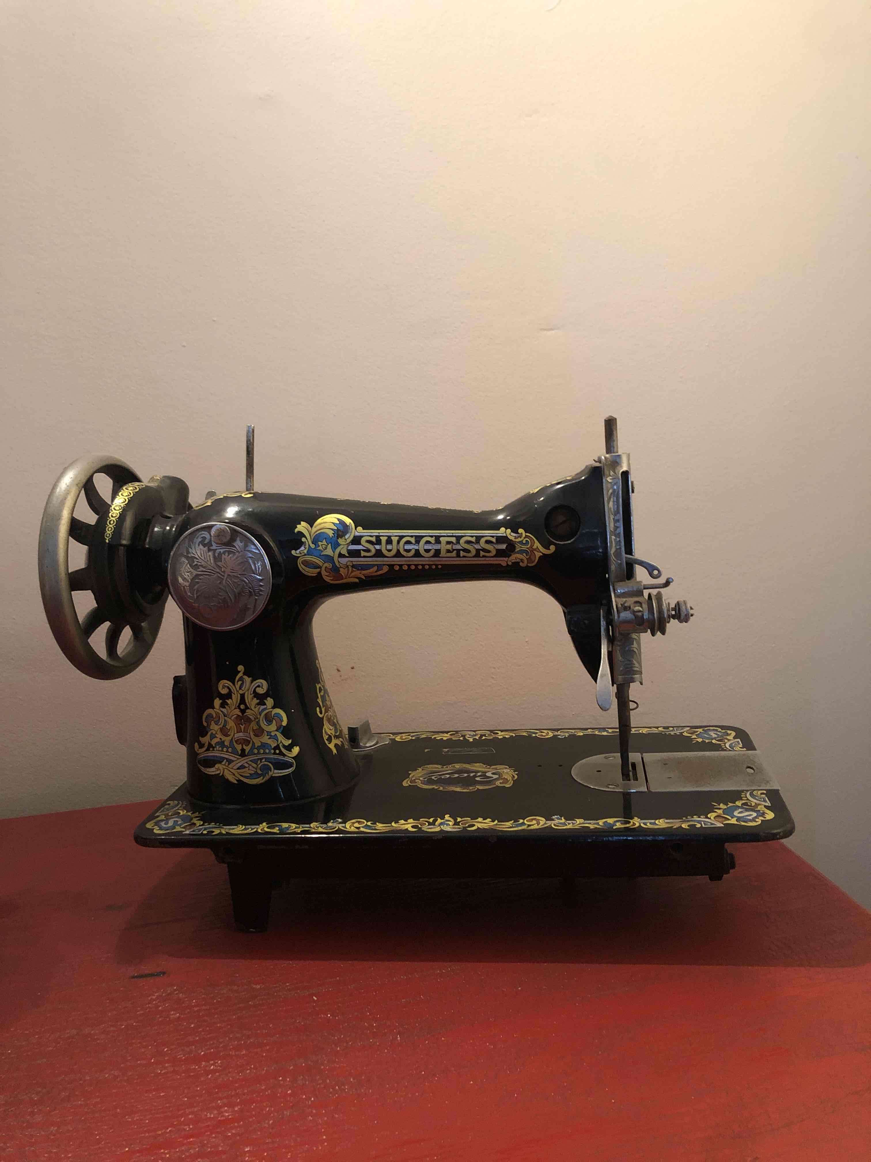 Máquina de coser vintage Success - miniatura 4