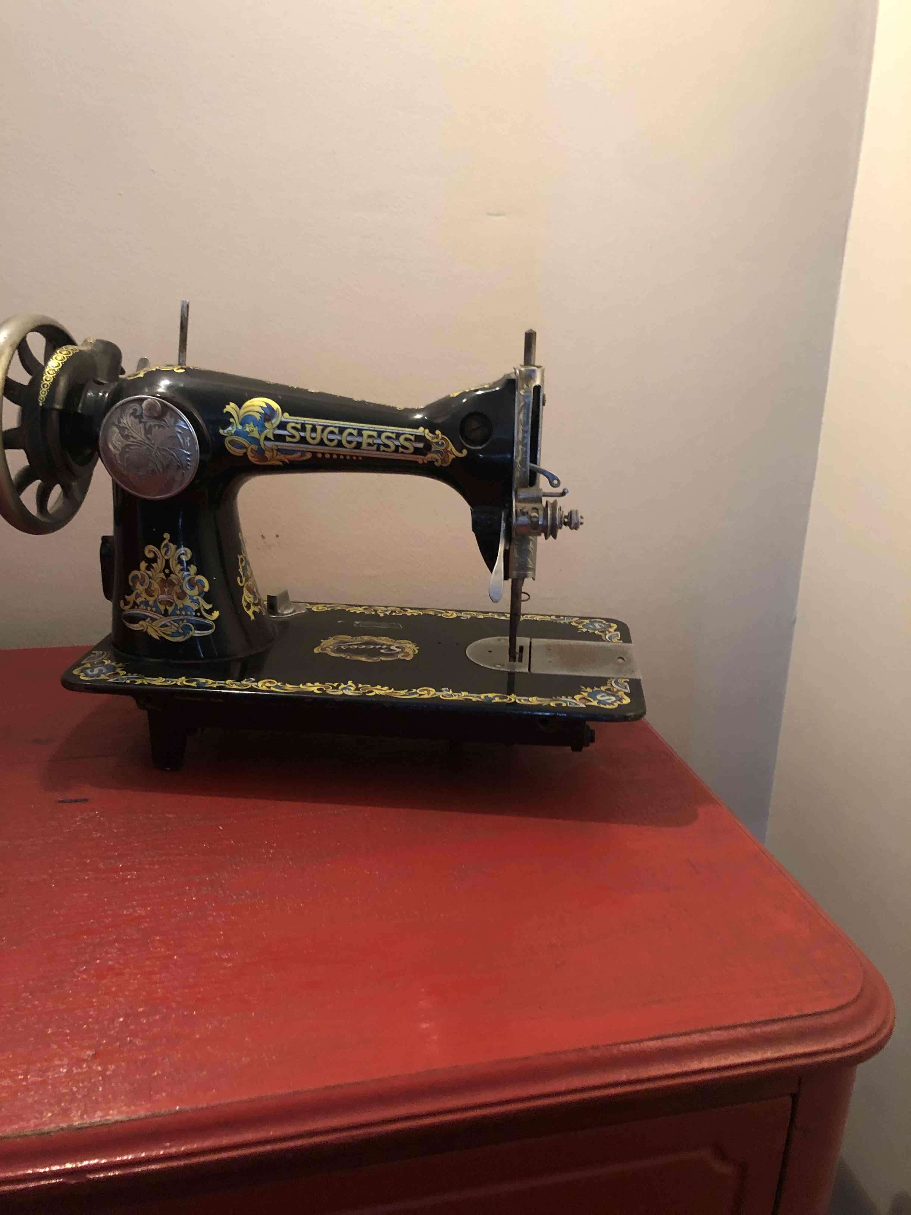 Máquina de coser vintage Success - miniatura 5