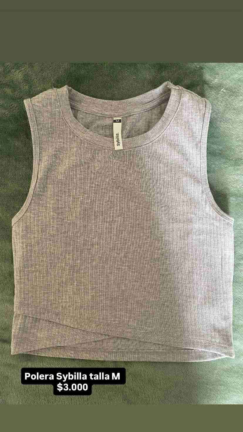 Polera sin mangas gris
