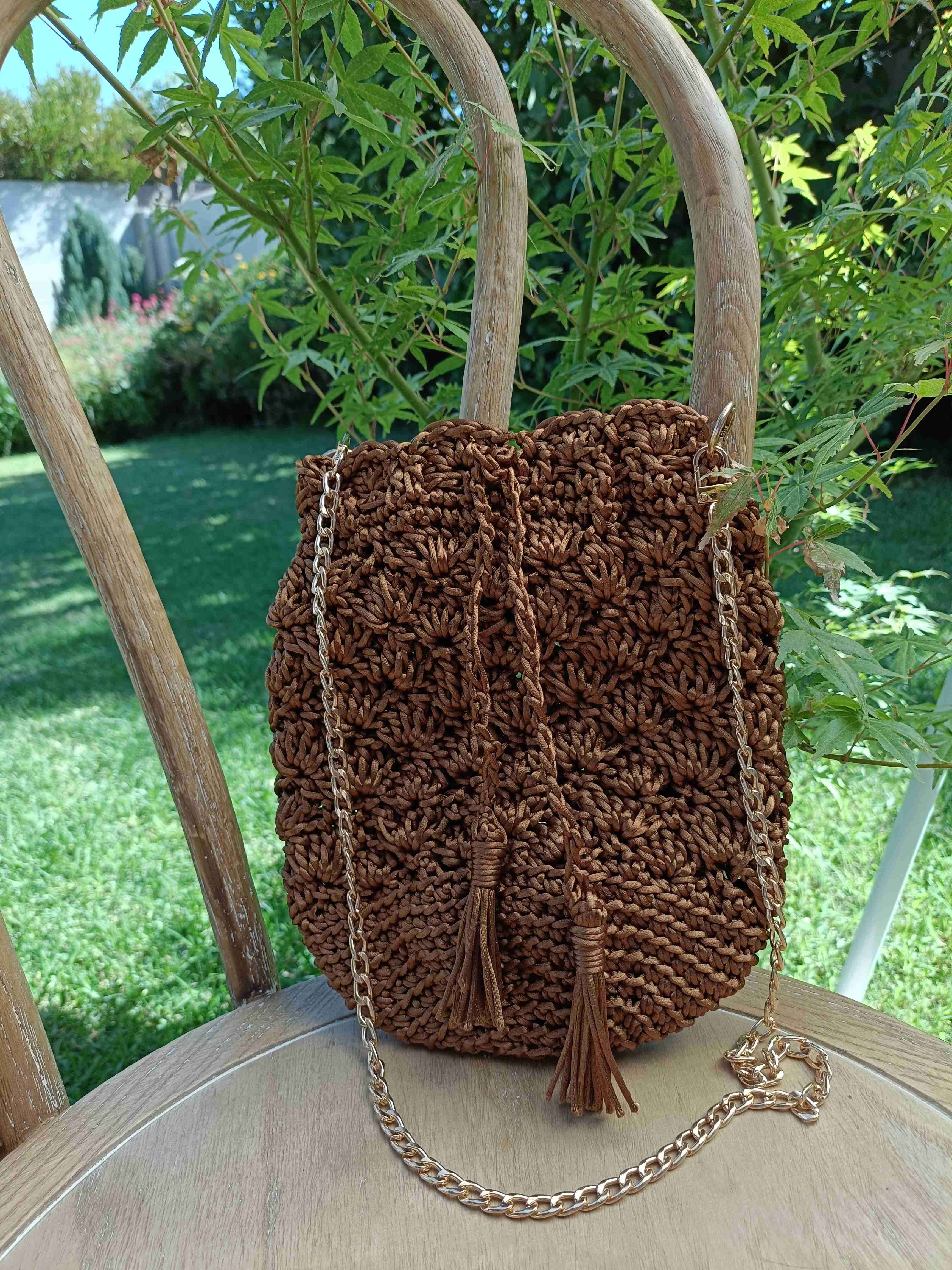 Cartera de crochet café