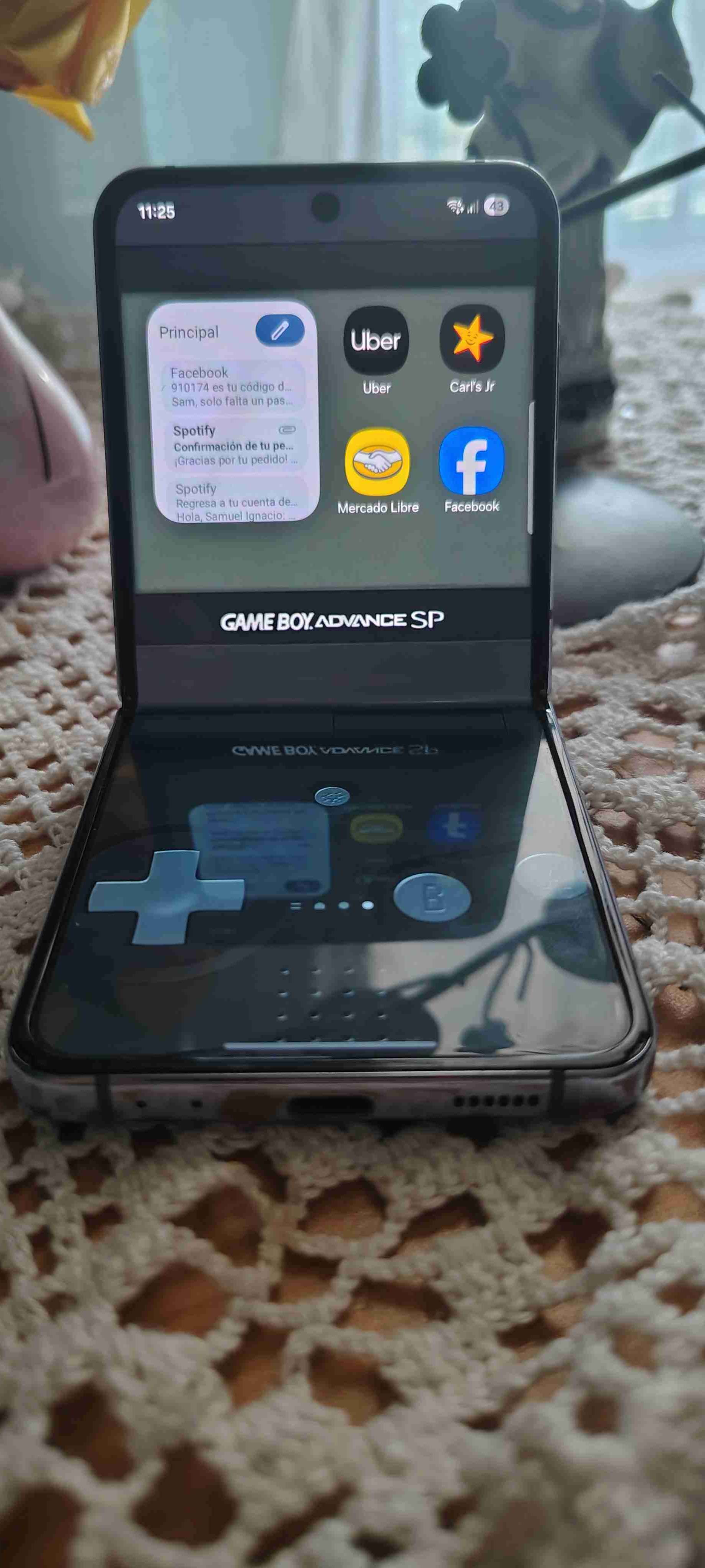 Z Flip 4 Con Detalle de Apertura - miniatura 5