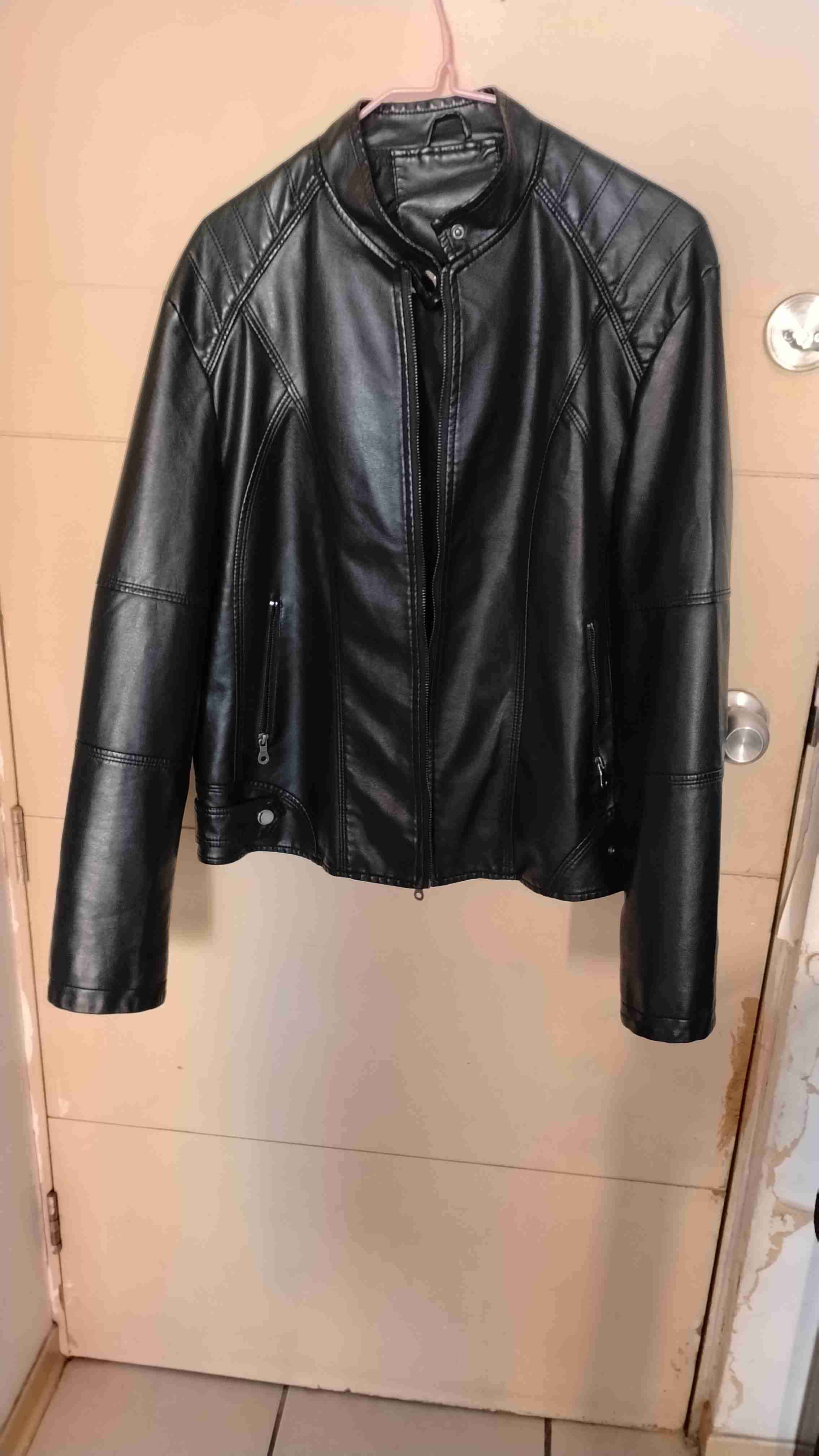 Chaqueta de cuero negro