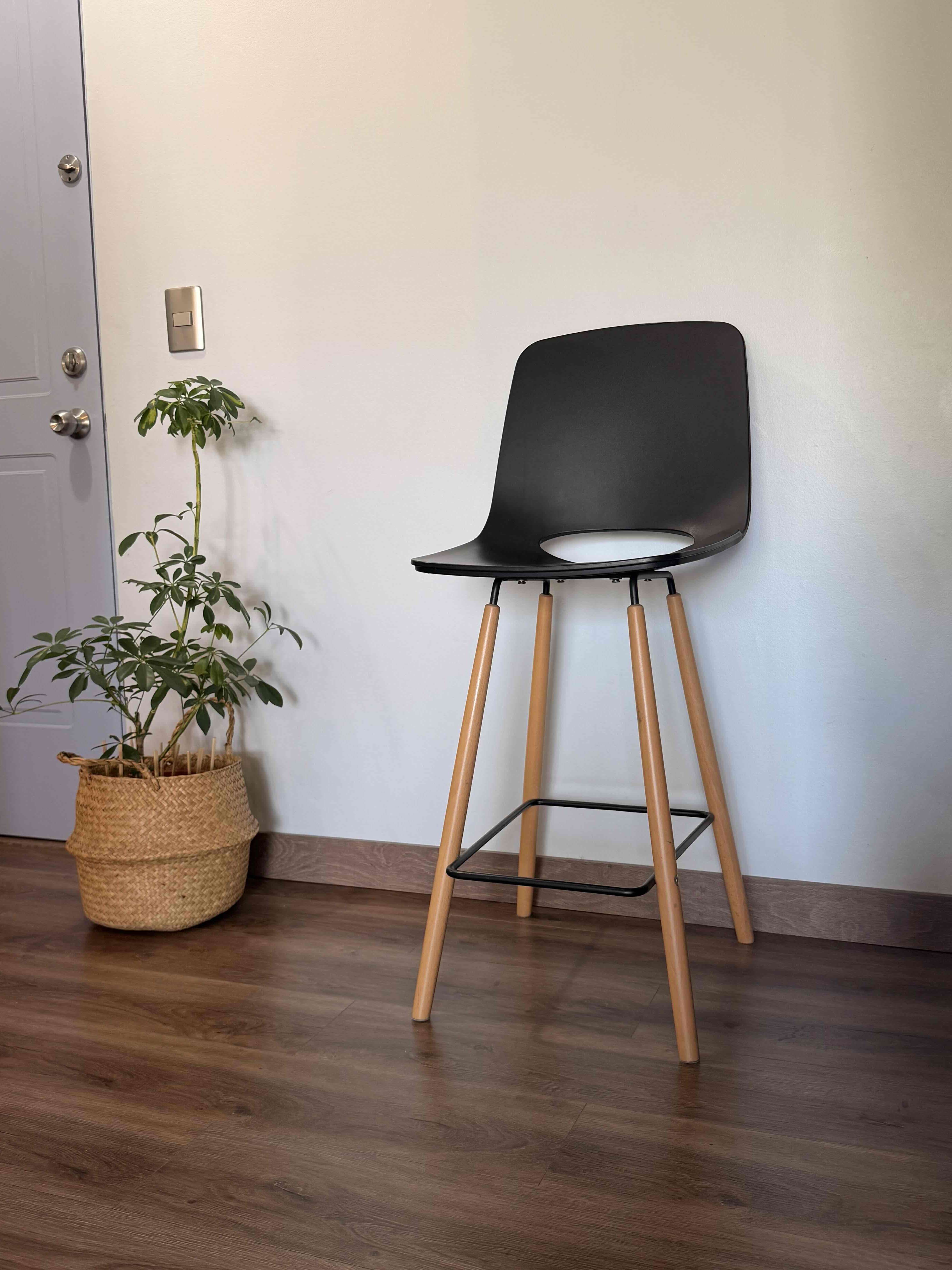 Taburetes color negro - miniatura 2