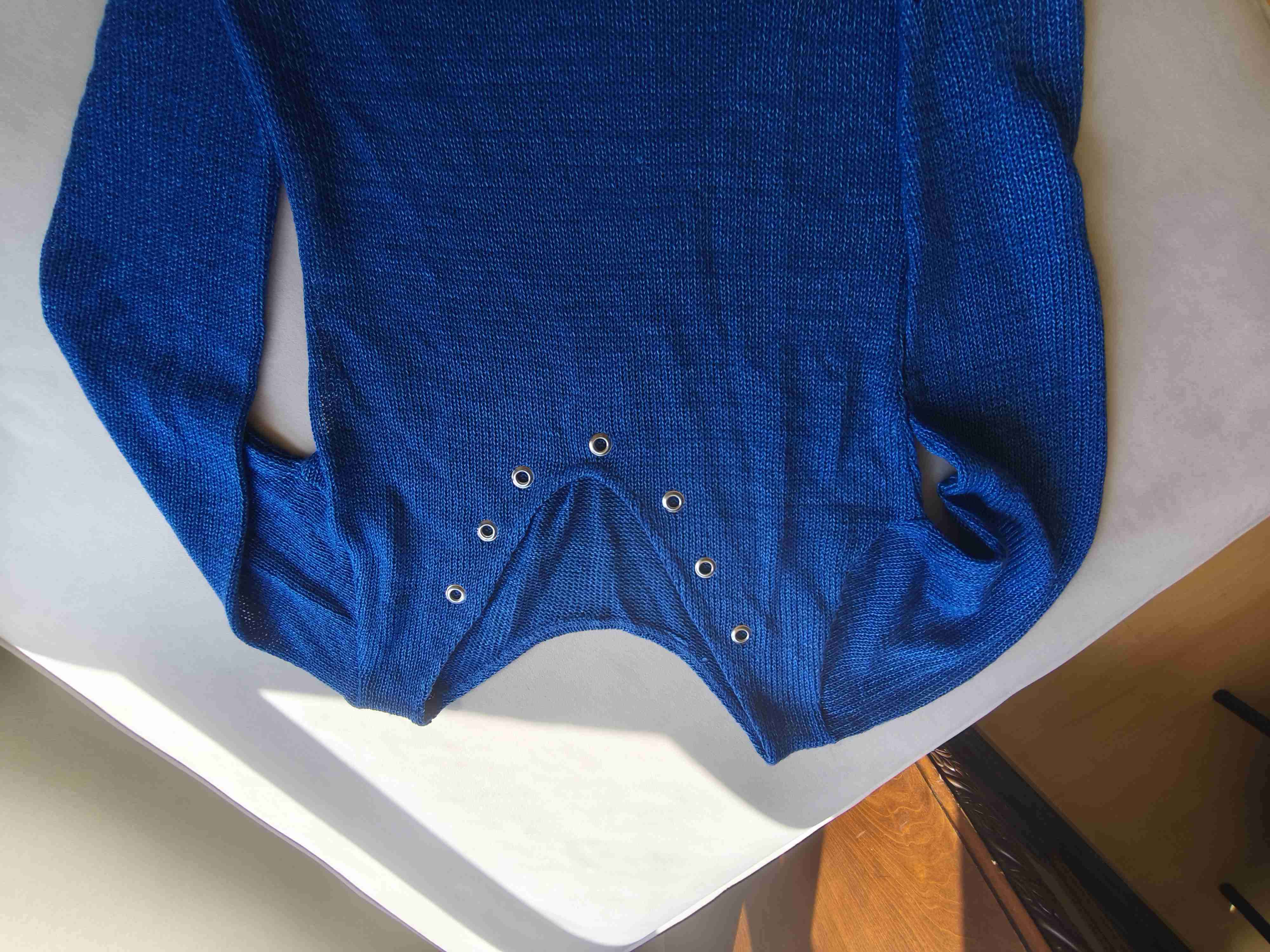 Chalequito azul de punto - miniatura 2