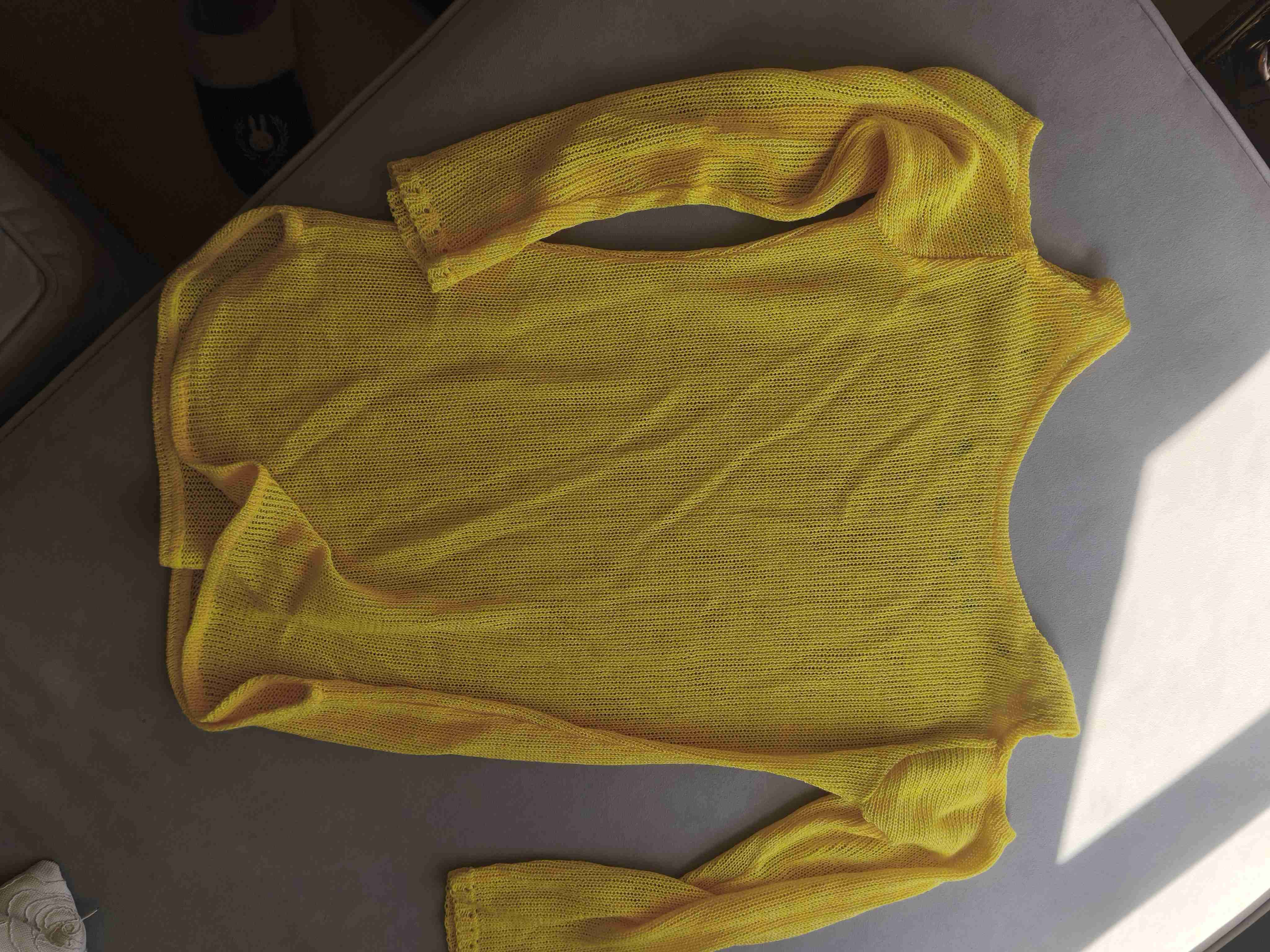 Polera amarilla con hombros descubiertos - miniatura 3