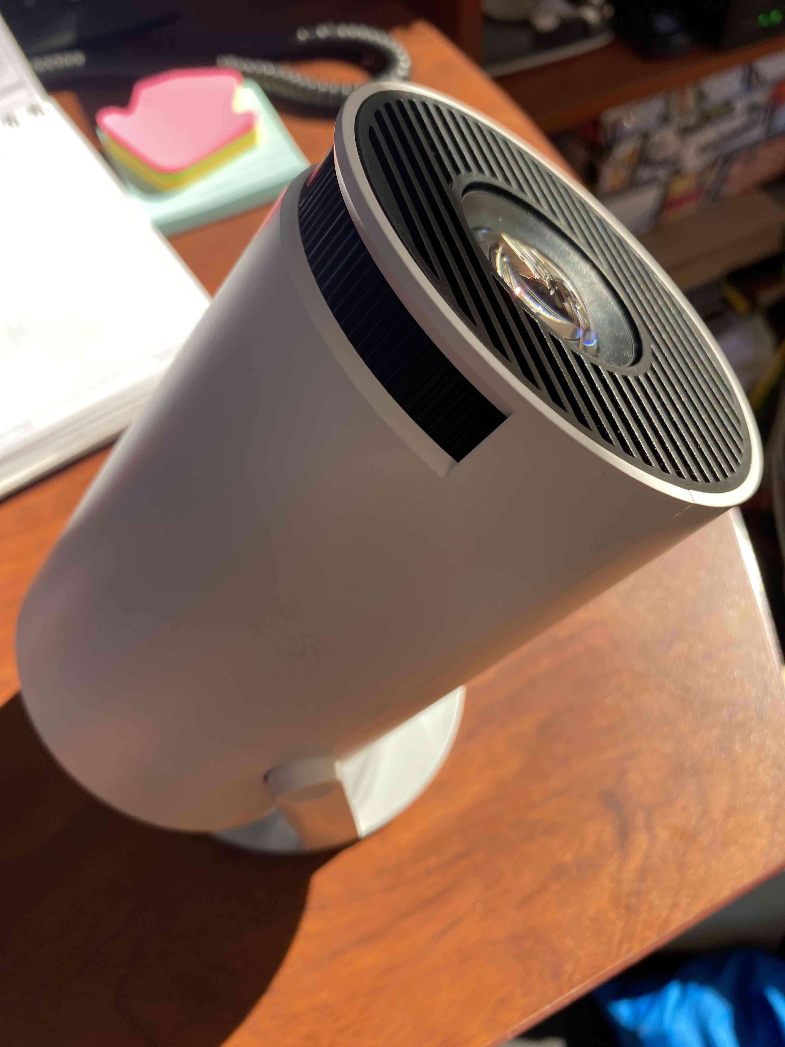 Proyector portátil blanco