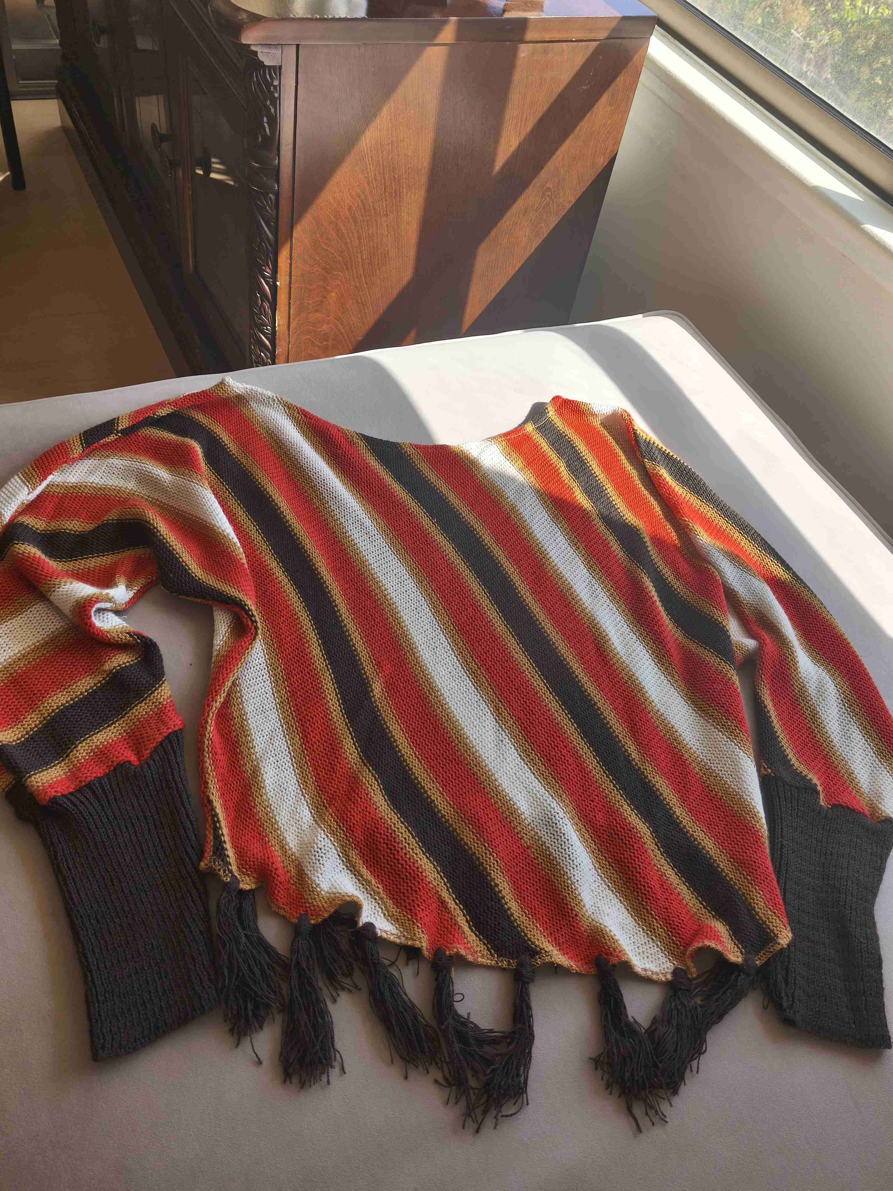 Suéter a rayas con flecos - miniatura 2