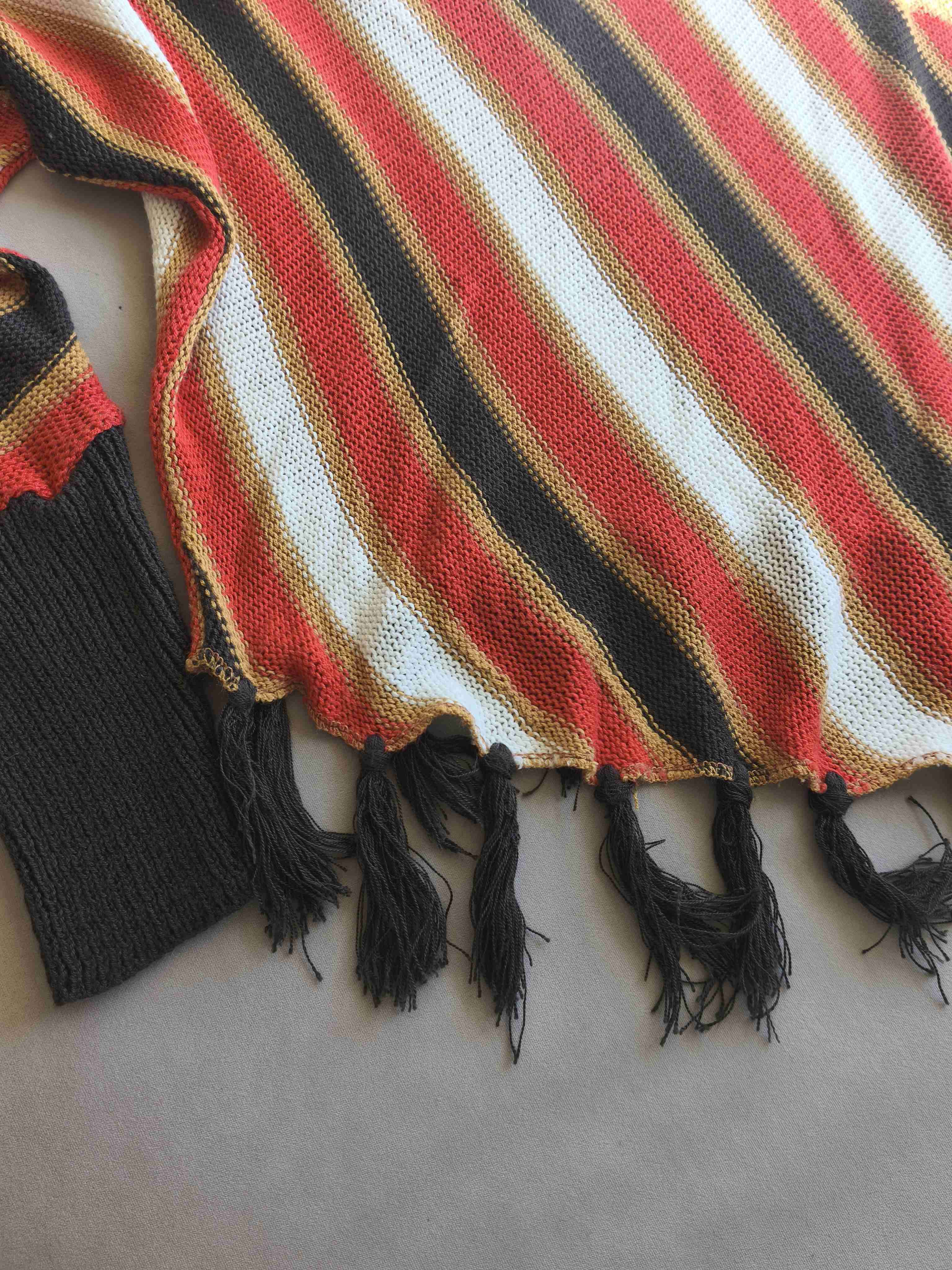 Suéter a rayas con flecos - miniatura 3