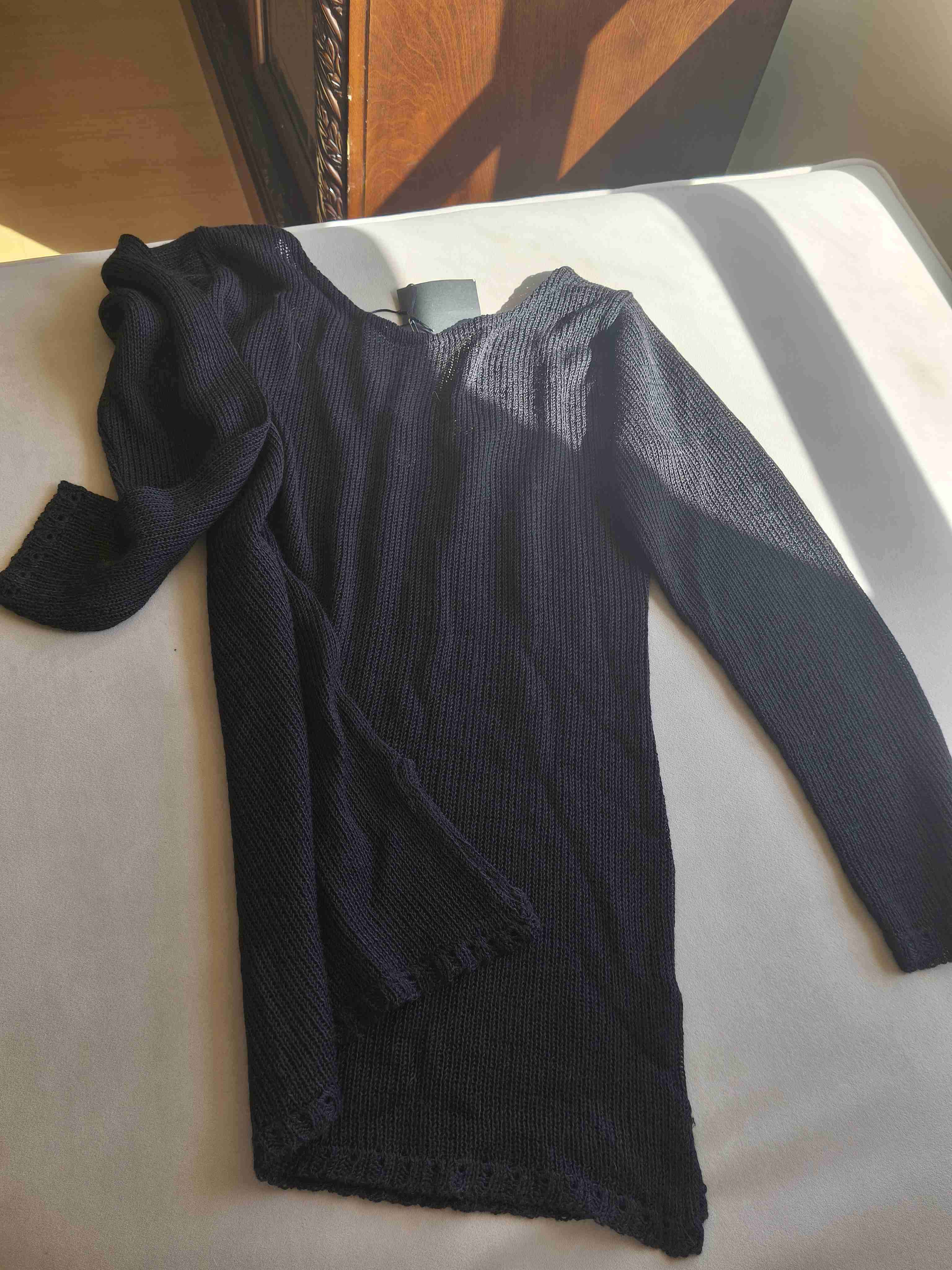 Chaleco negro con ojales - miniatura 2