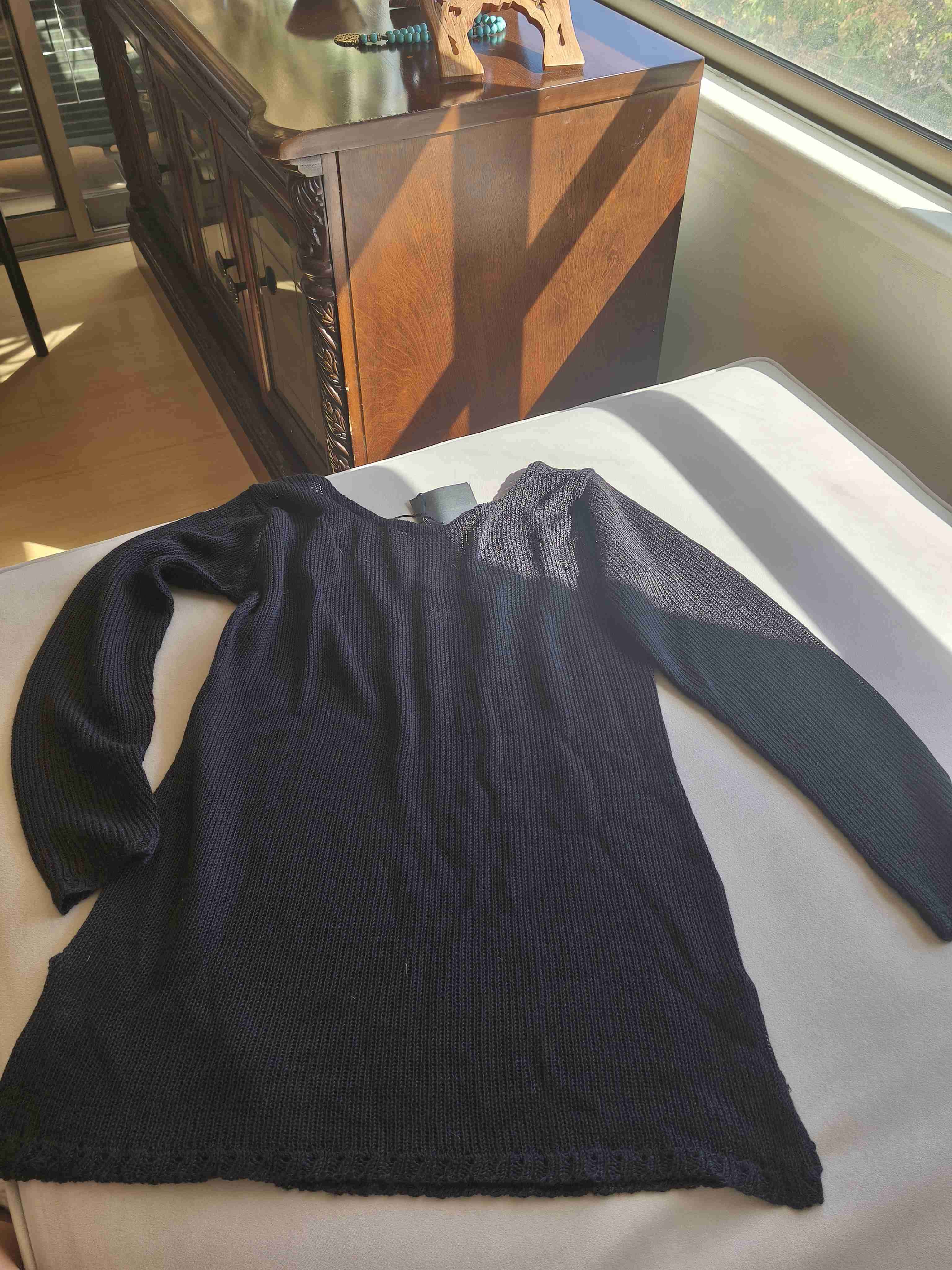 Chaleco negro con ojales - miniatura 3