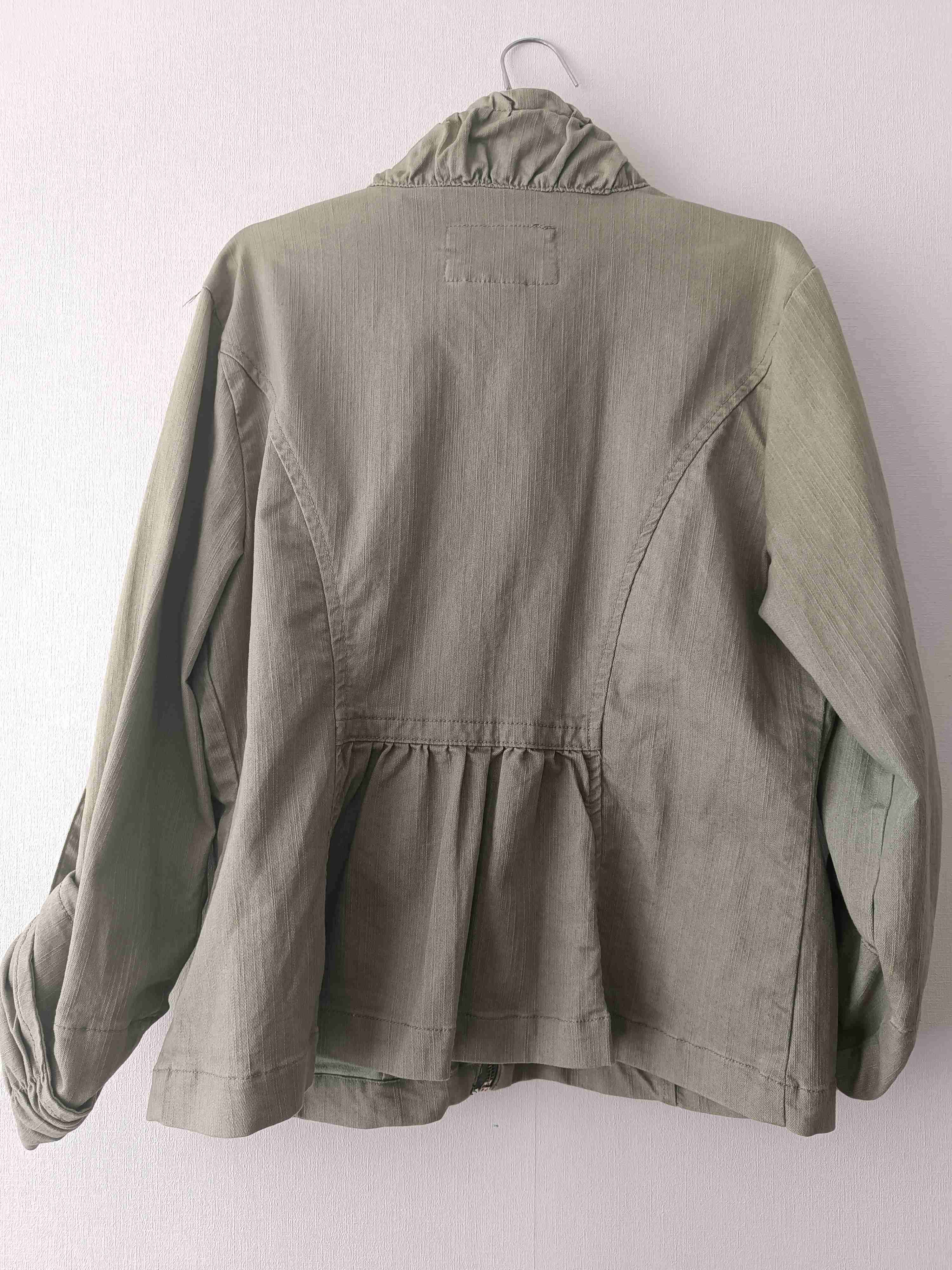 Chaqueta verde militar con bolsillos - miniatura 2