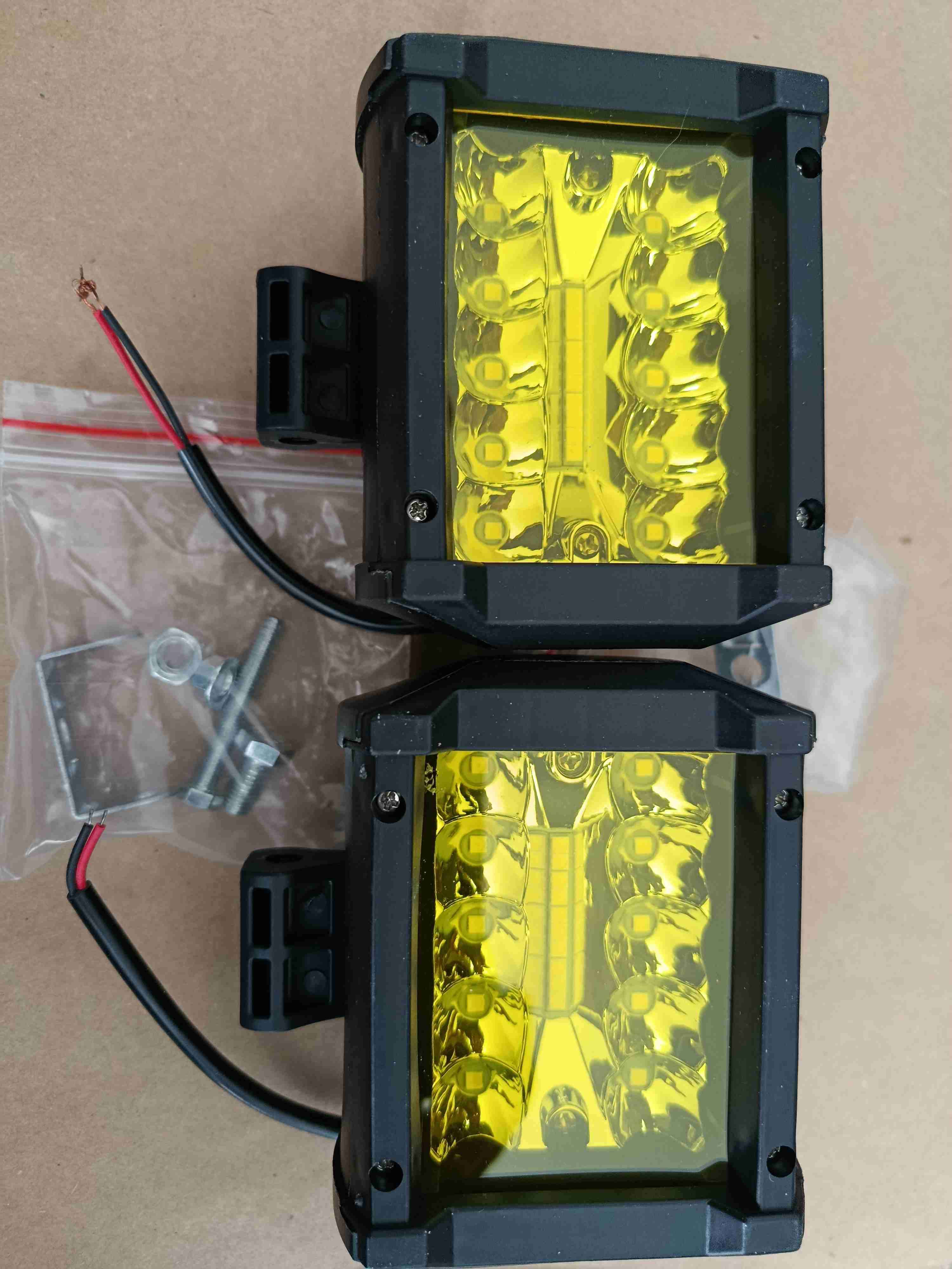 Luces LED amarillas para auto