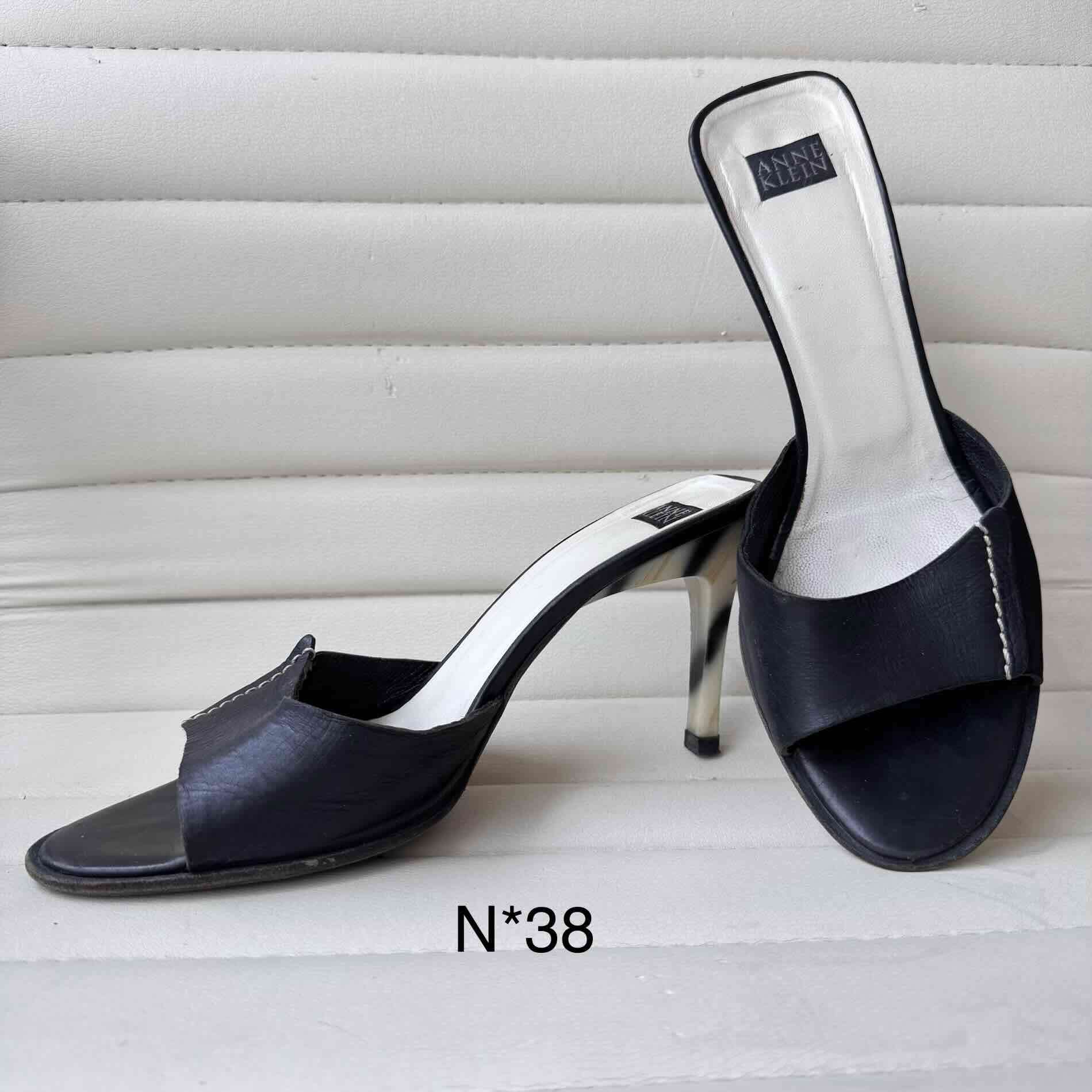 Zapatos de mujer variados - miniatura 5