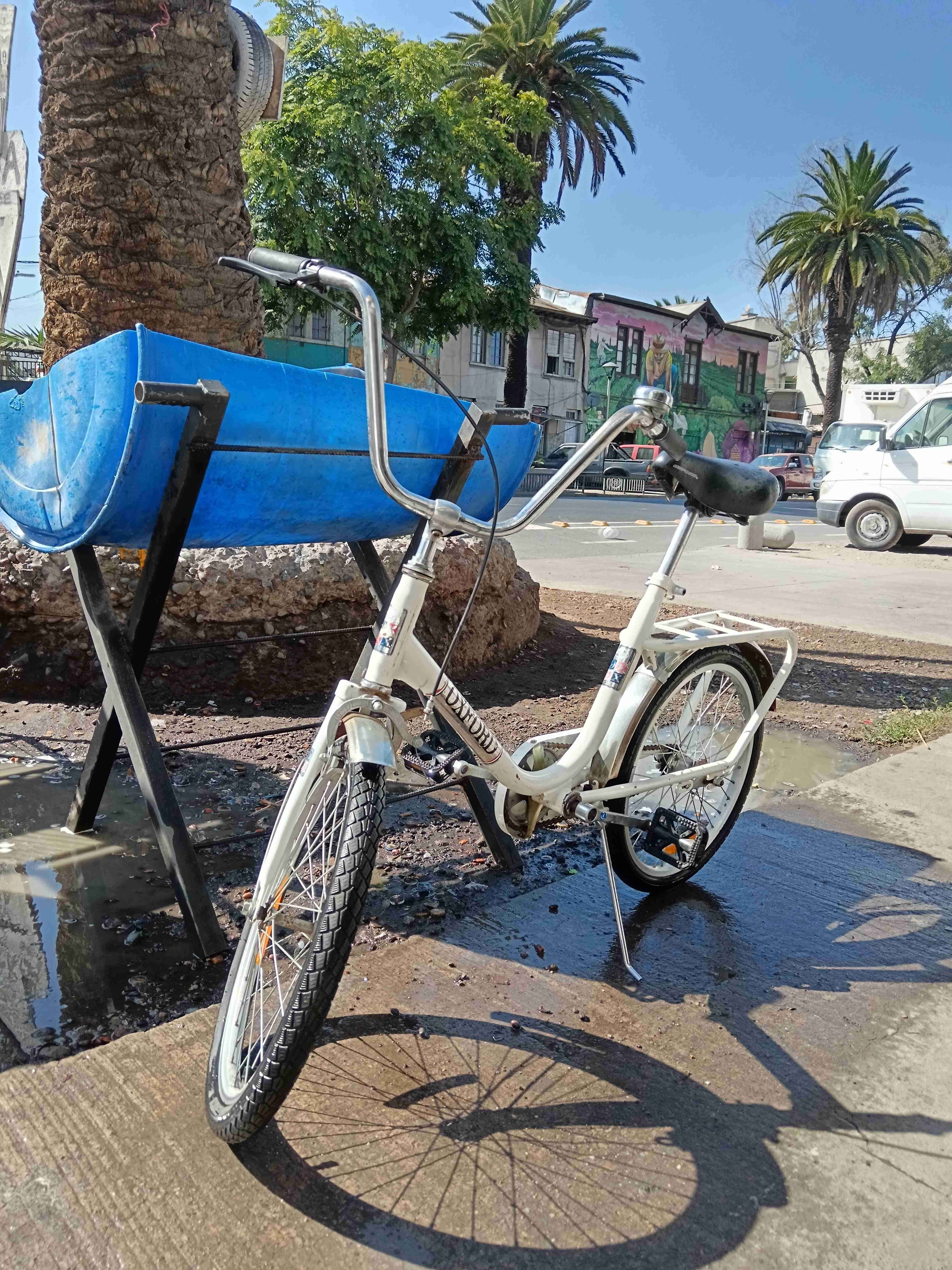 Bicicleta plegable blanca - miniatura 3