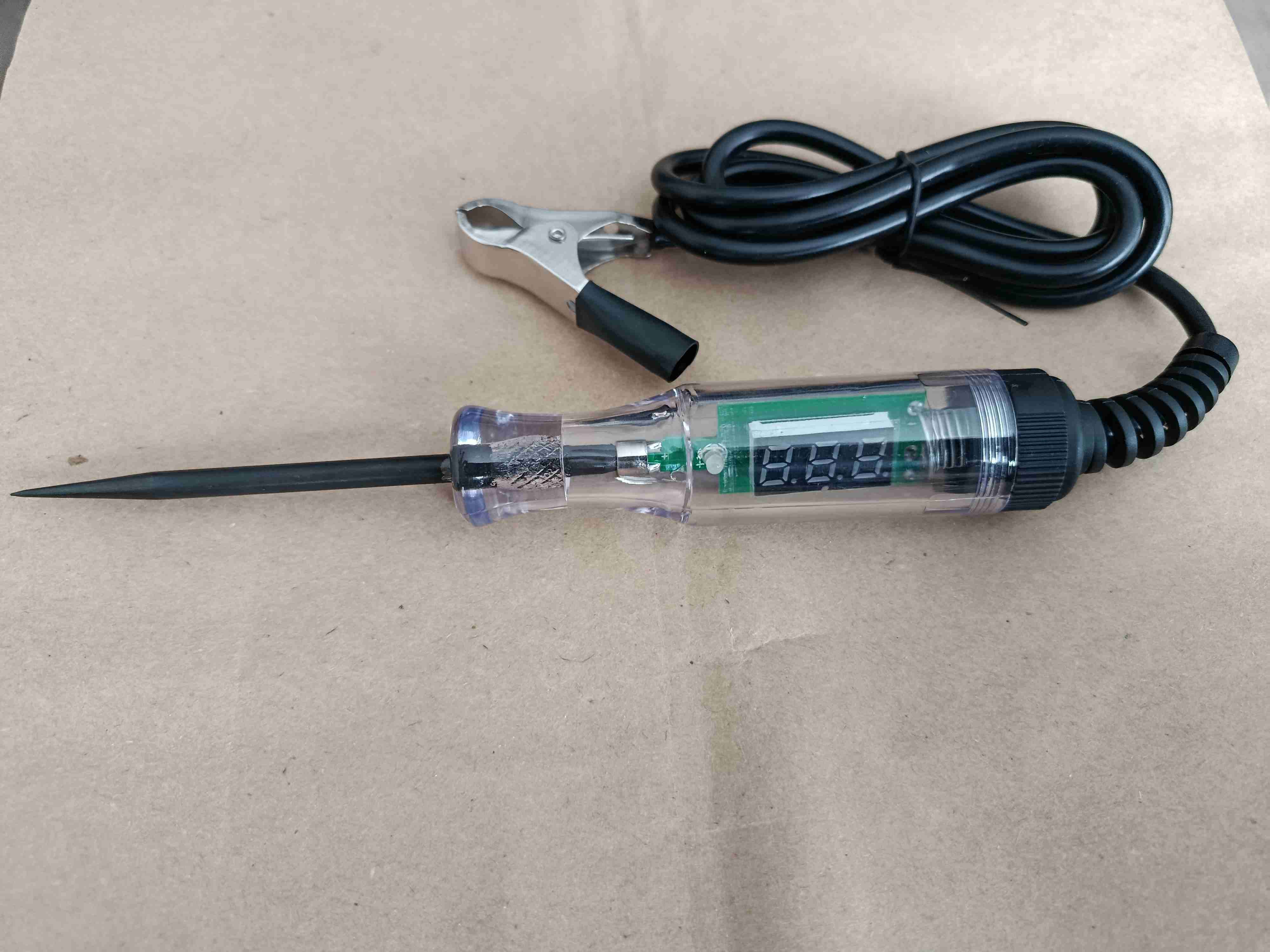 Medidor de voltaje digital para autos